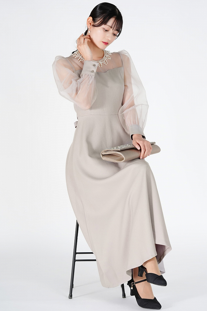 ハートシェイプ切り替えグレージュドレス