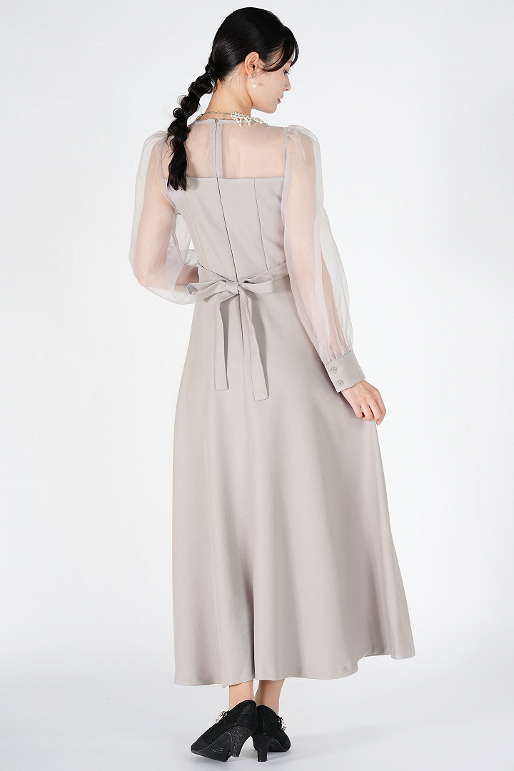 ハートシェイプ切り替えグレージュドレス