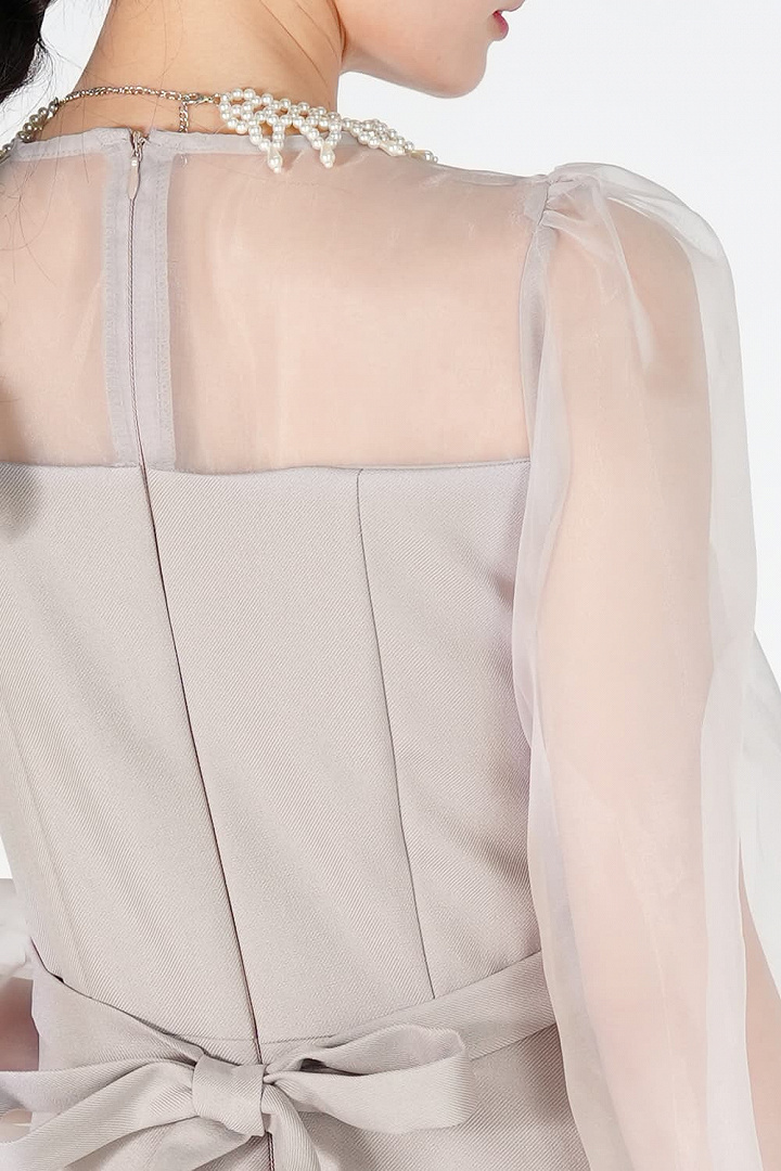 ハートシェイプ切り替えグレージュドレス