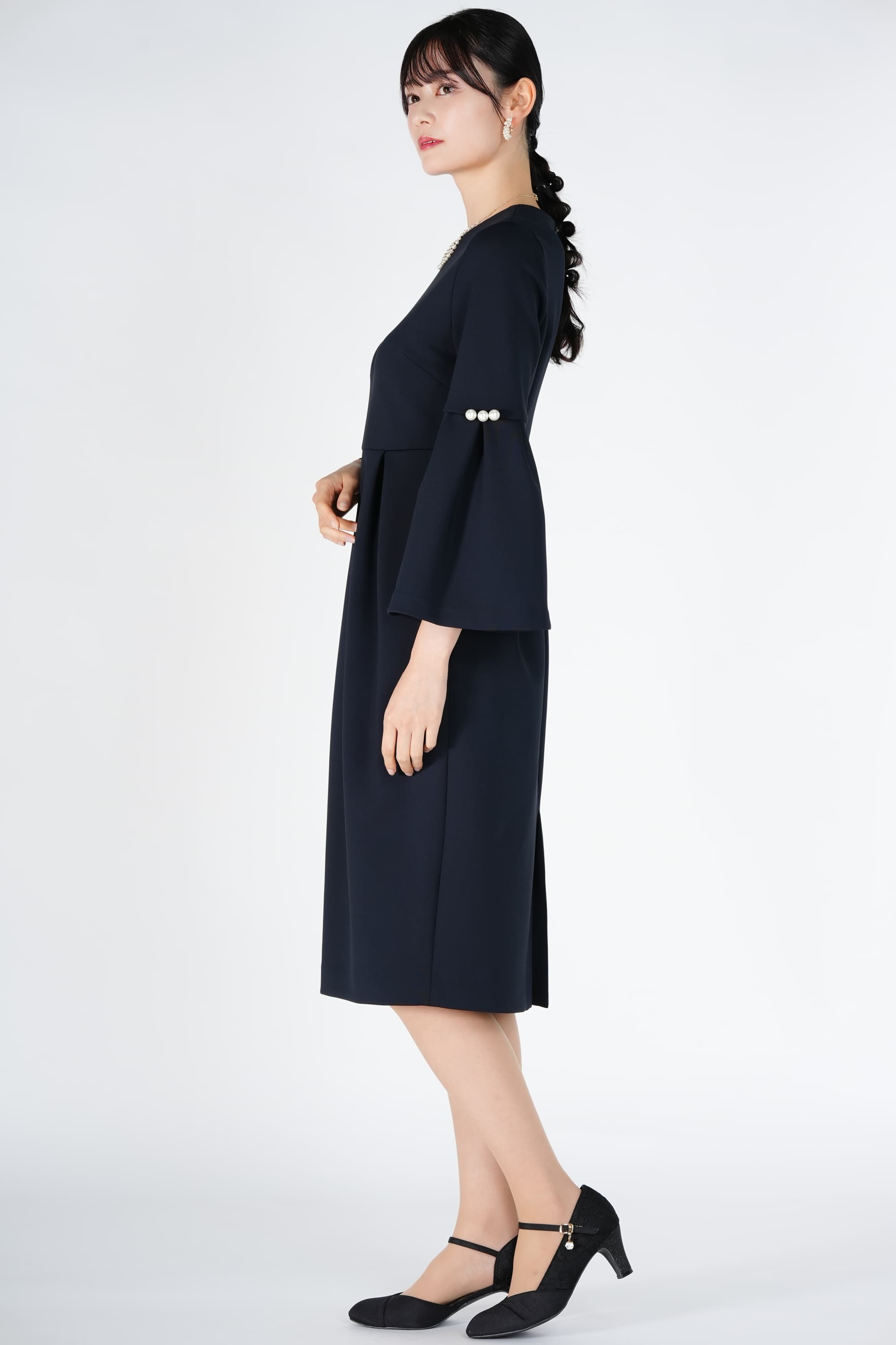 フレア袖パールコクーンネイビードレス