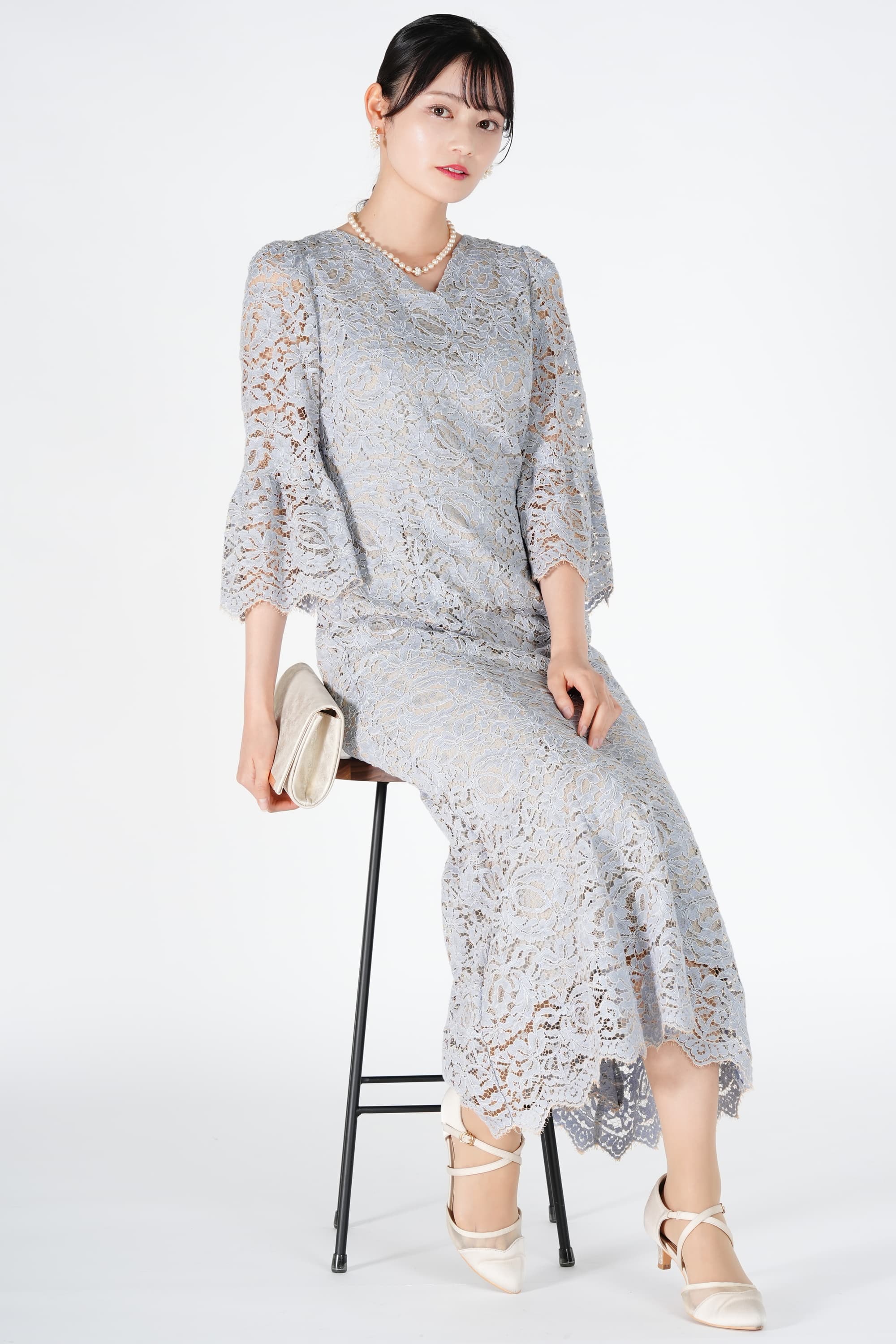 フレア袖コードレースブルードレス