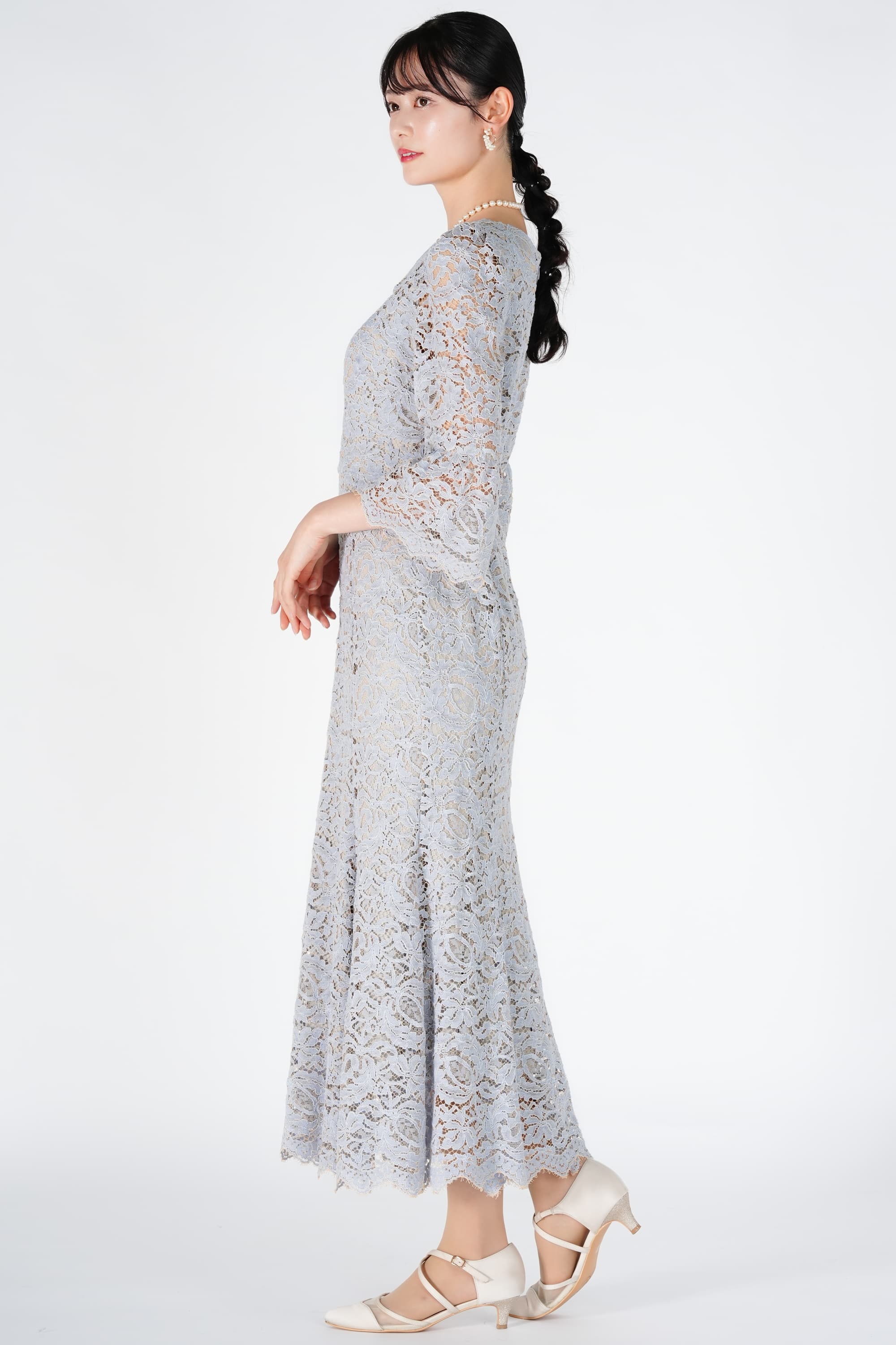 フレア袖コードレースブルードレス