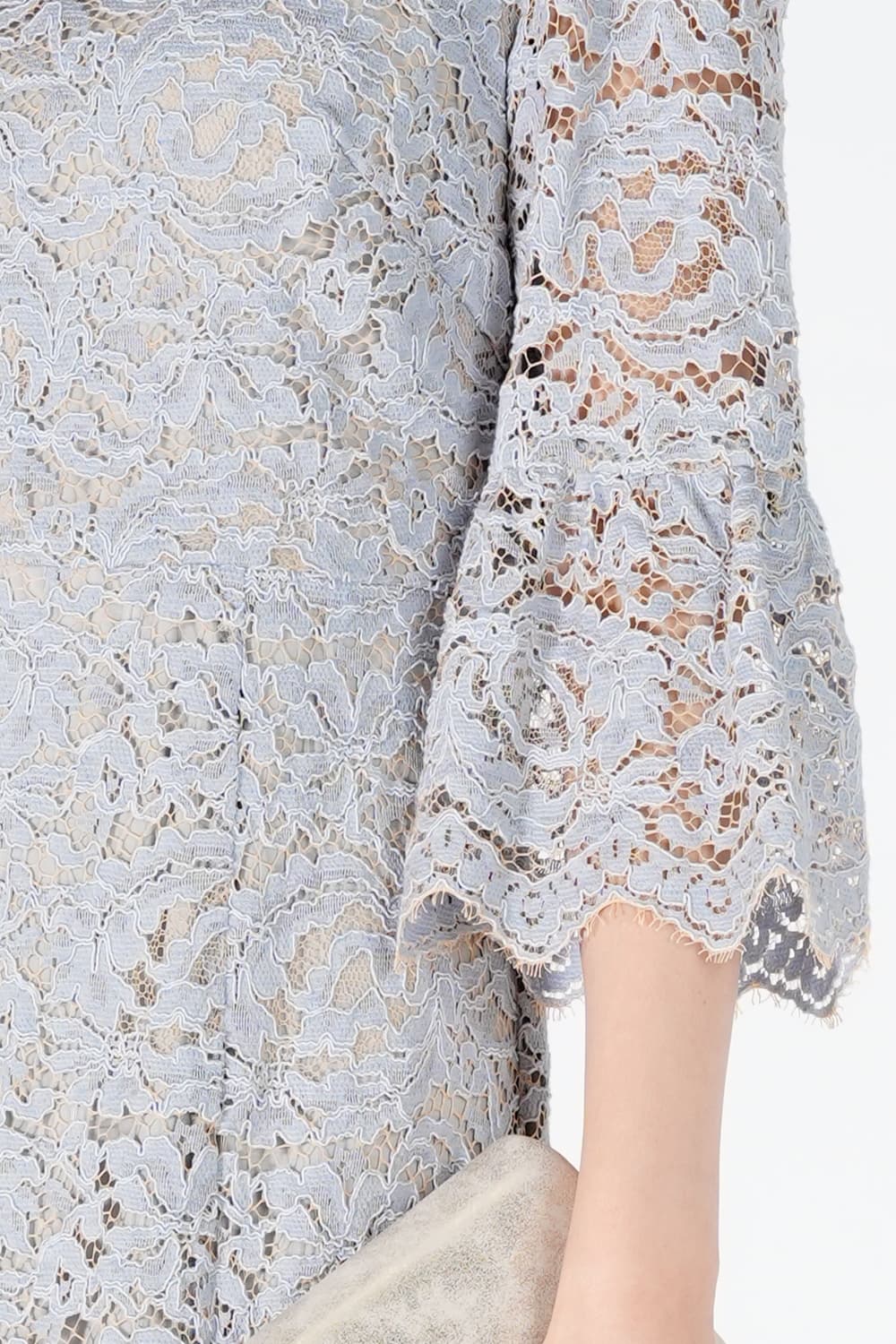 フレア袖コードレースブルードレス