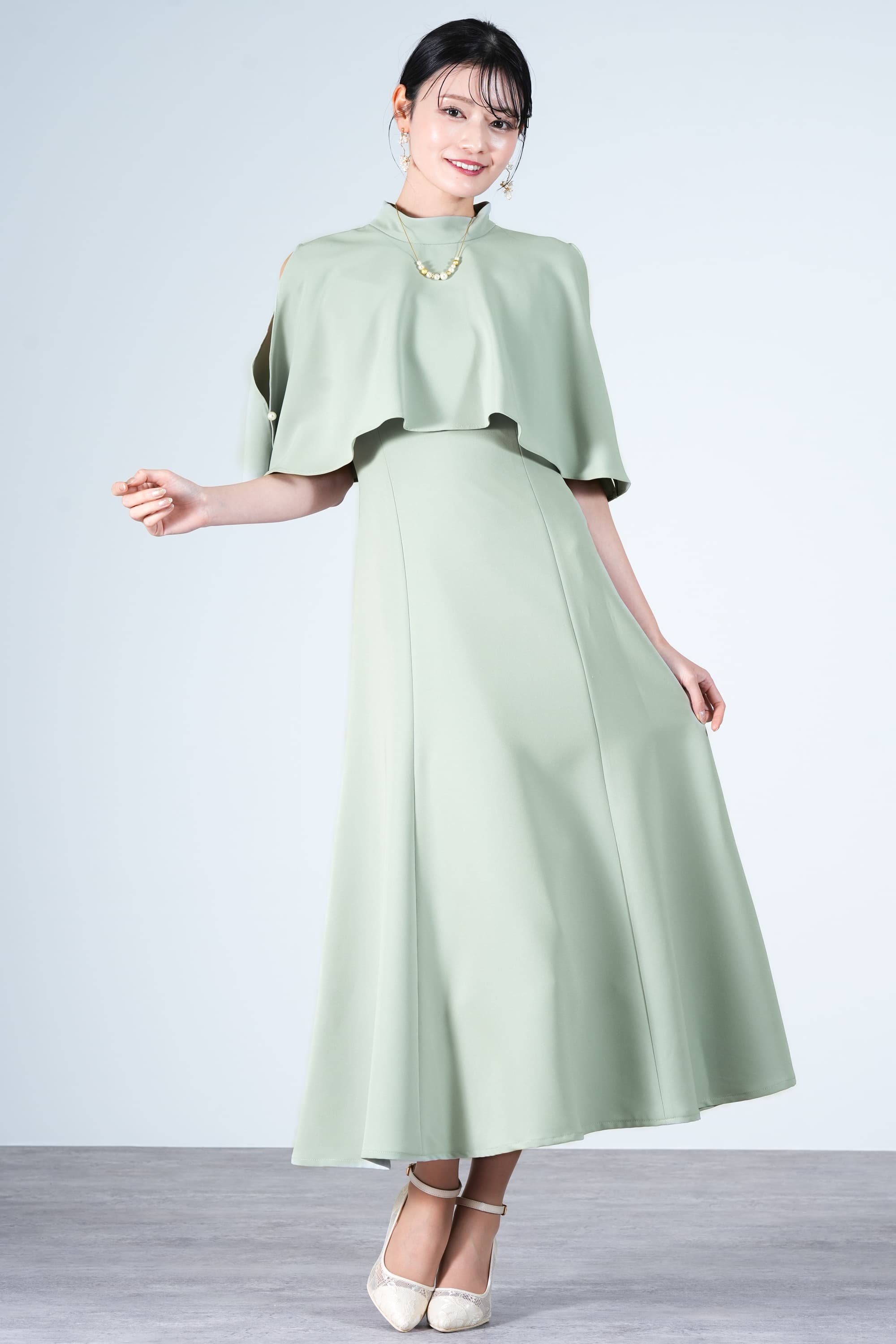 ケープレイヤードミントドレス
