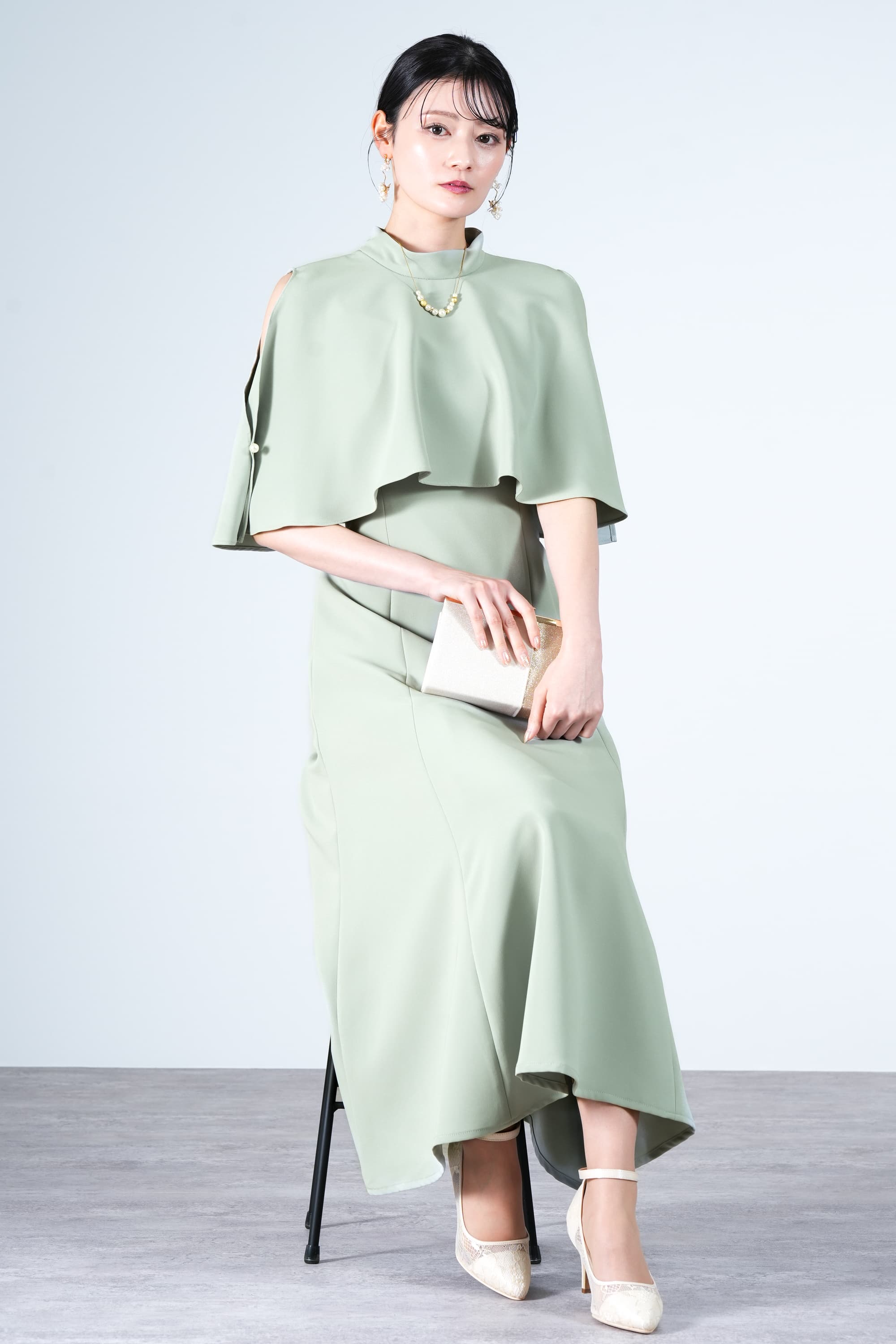 ケープレイヤードミントドレス