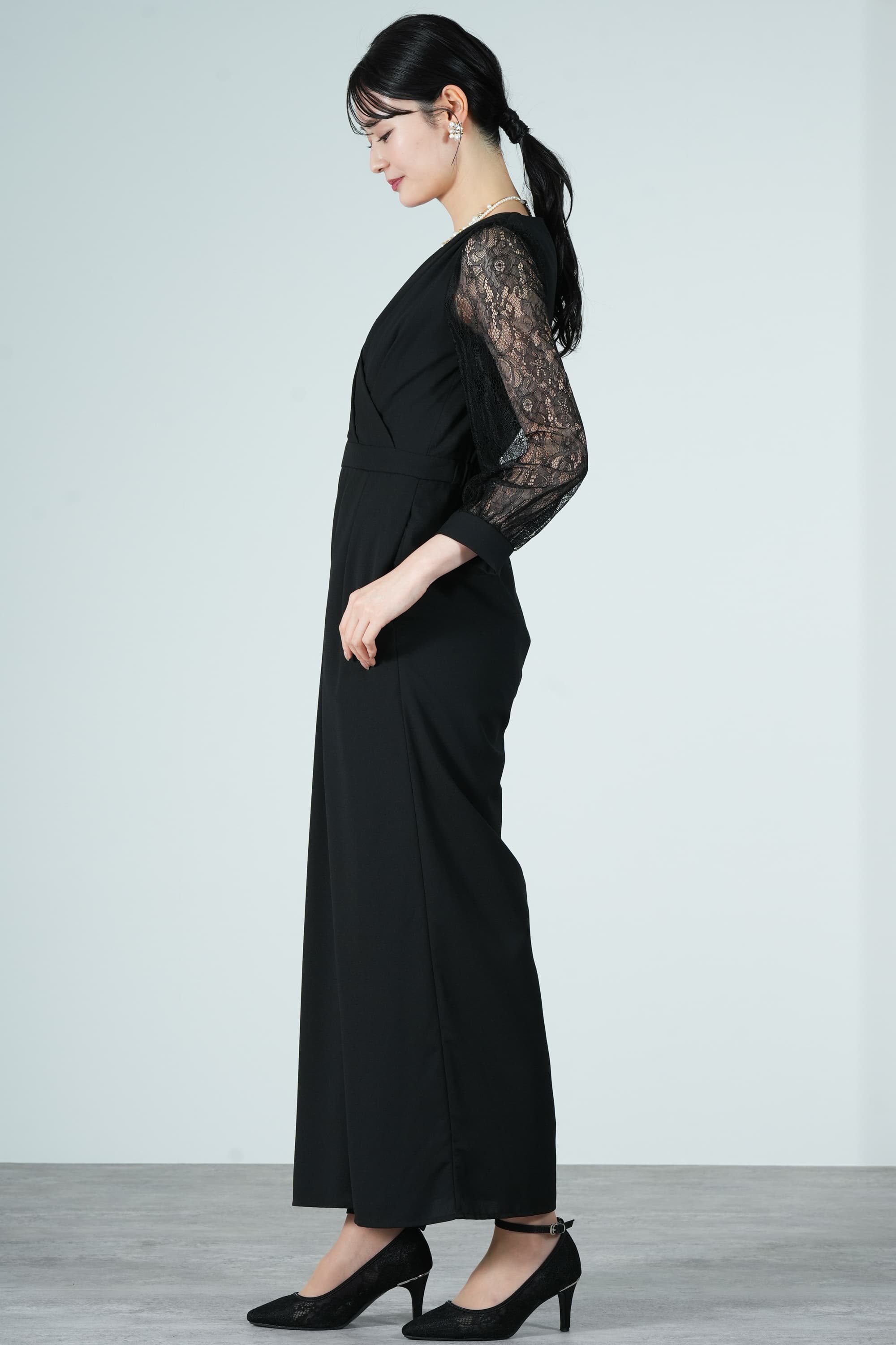 AIMER カシュクールトップスブラックパンツドレス (M) を