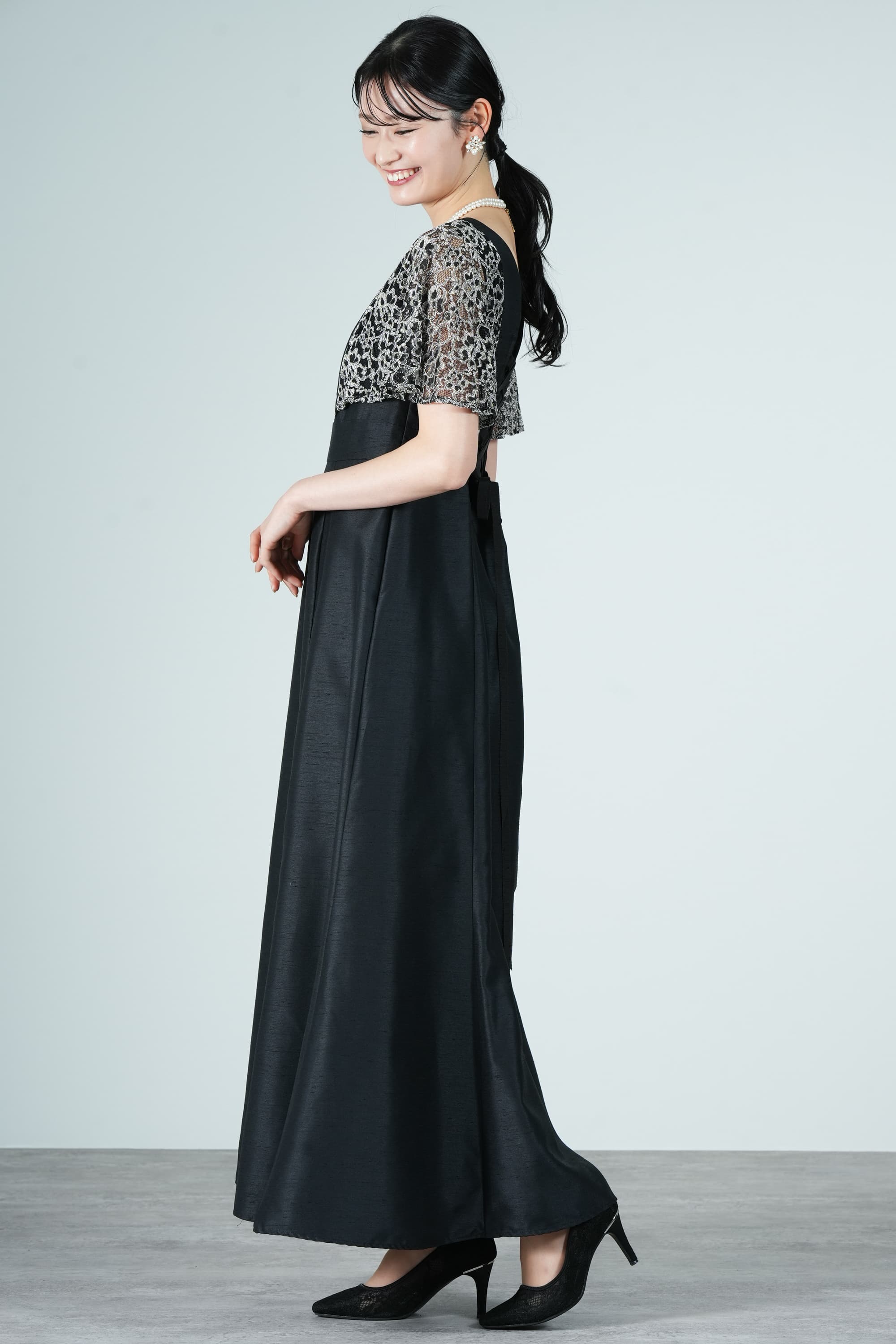安価 ワタナベ AIMER ホワイトレース袖ブラックロングドレス (L〜LL) を ワンピース