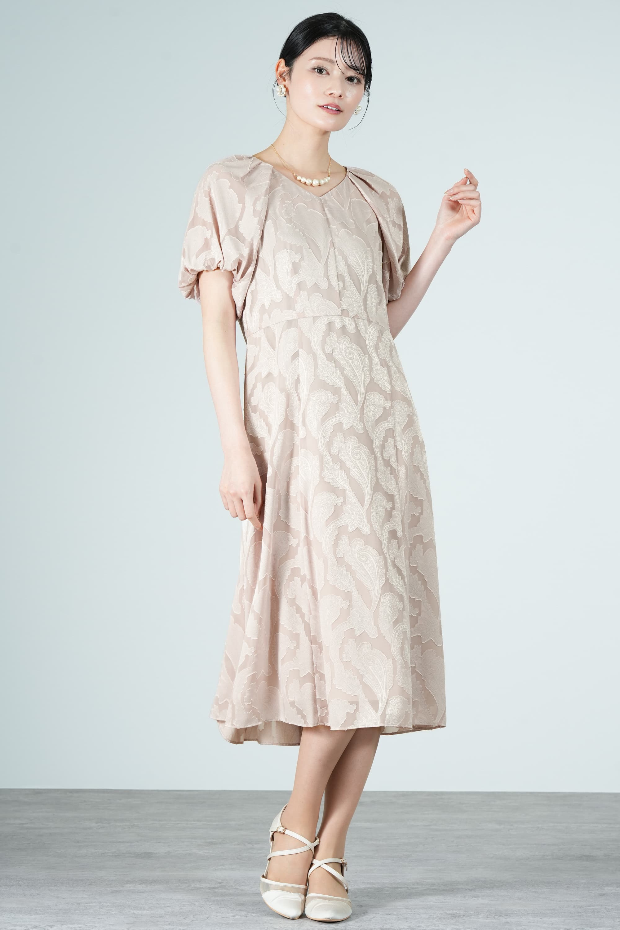 23区 ペイズリー柄カットジャガードピンクベージュドレス (M〜L) を