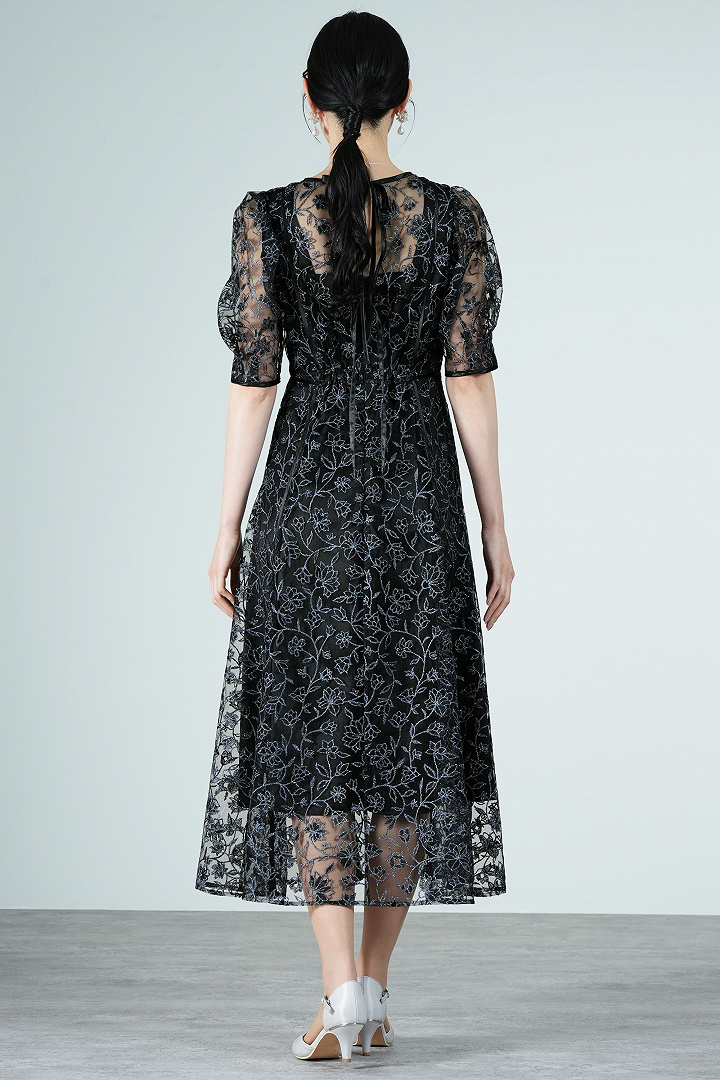 フラワーラメ刺繍ブラックドレス