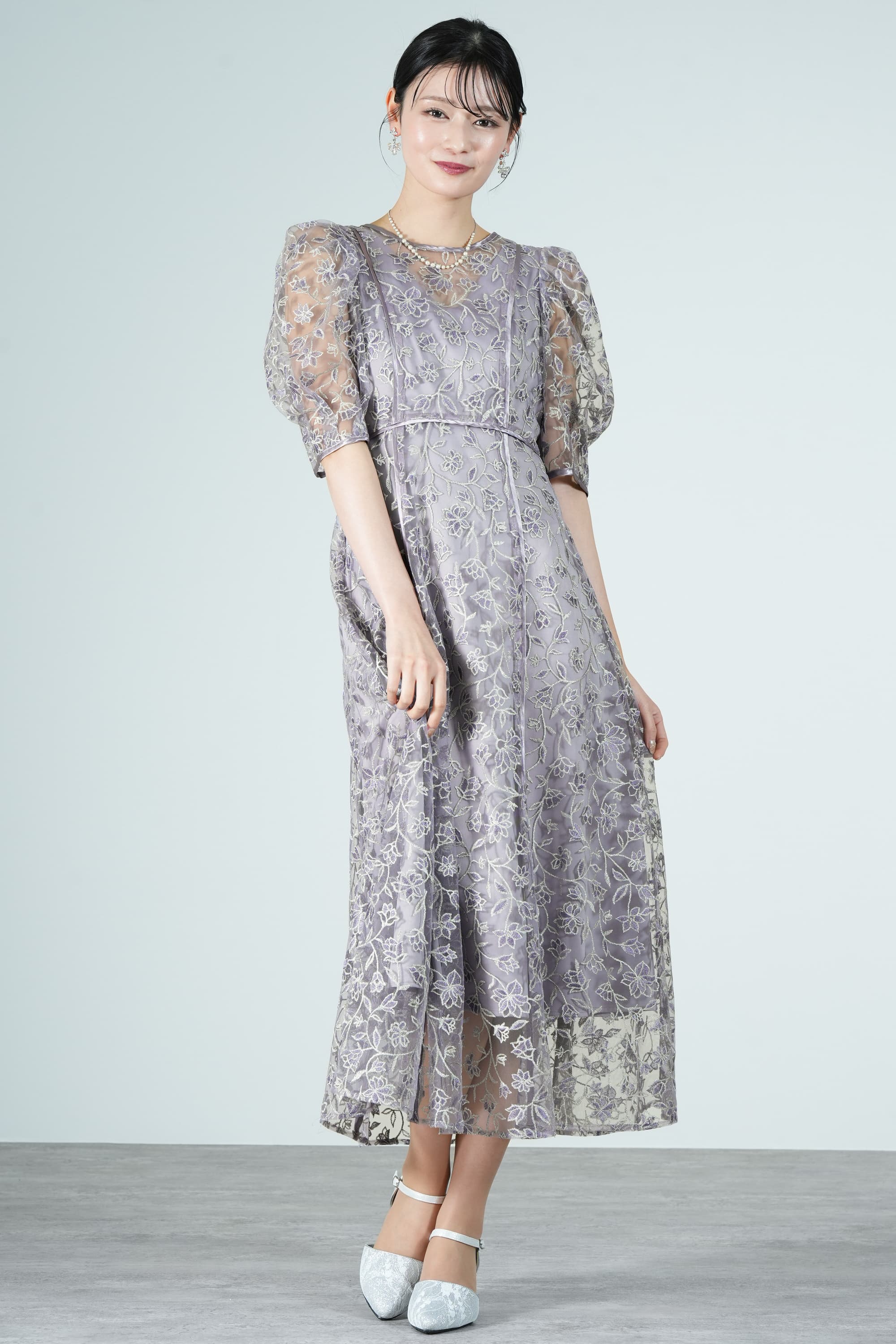 フラワーラメ刺繍ラベンダードレス