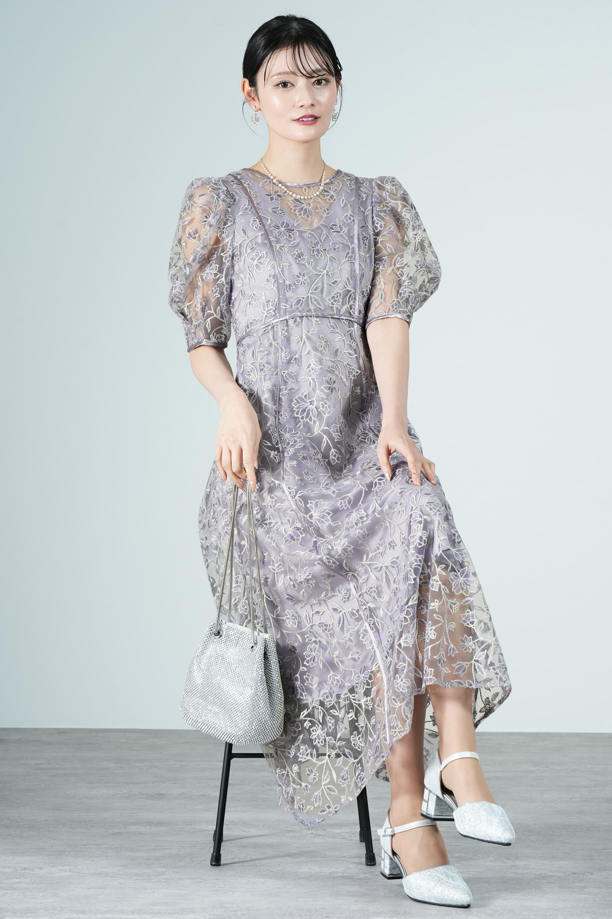 フラワーラメ刺繍ラベンダードレス