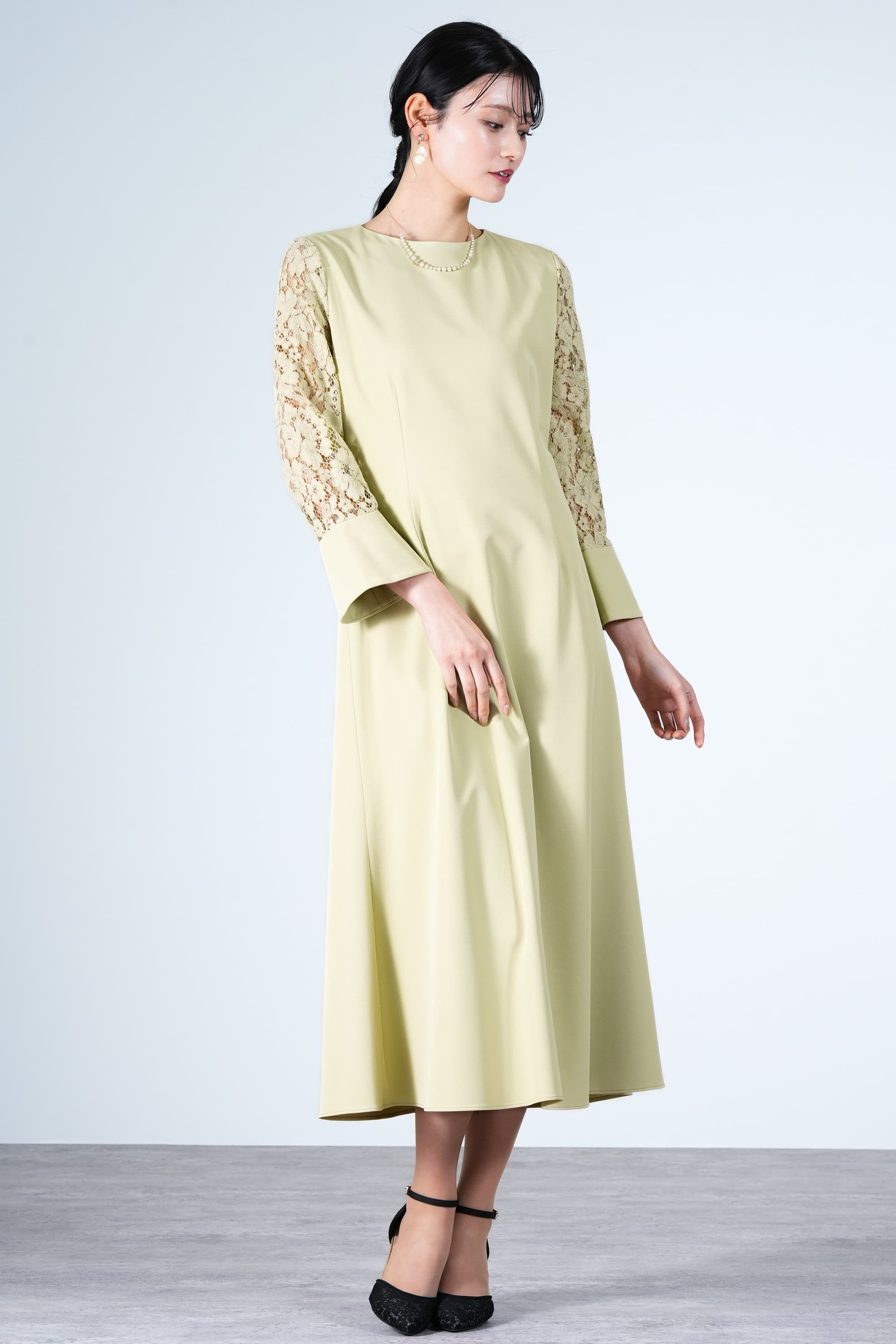 コードレース袖イエロードレス