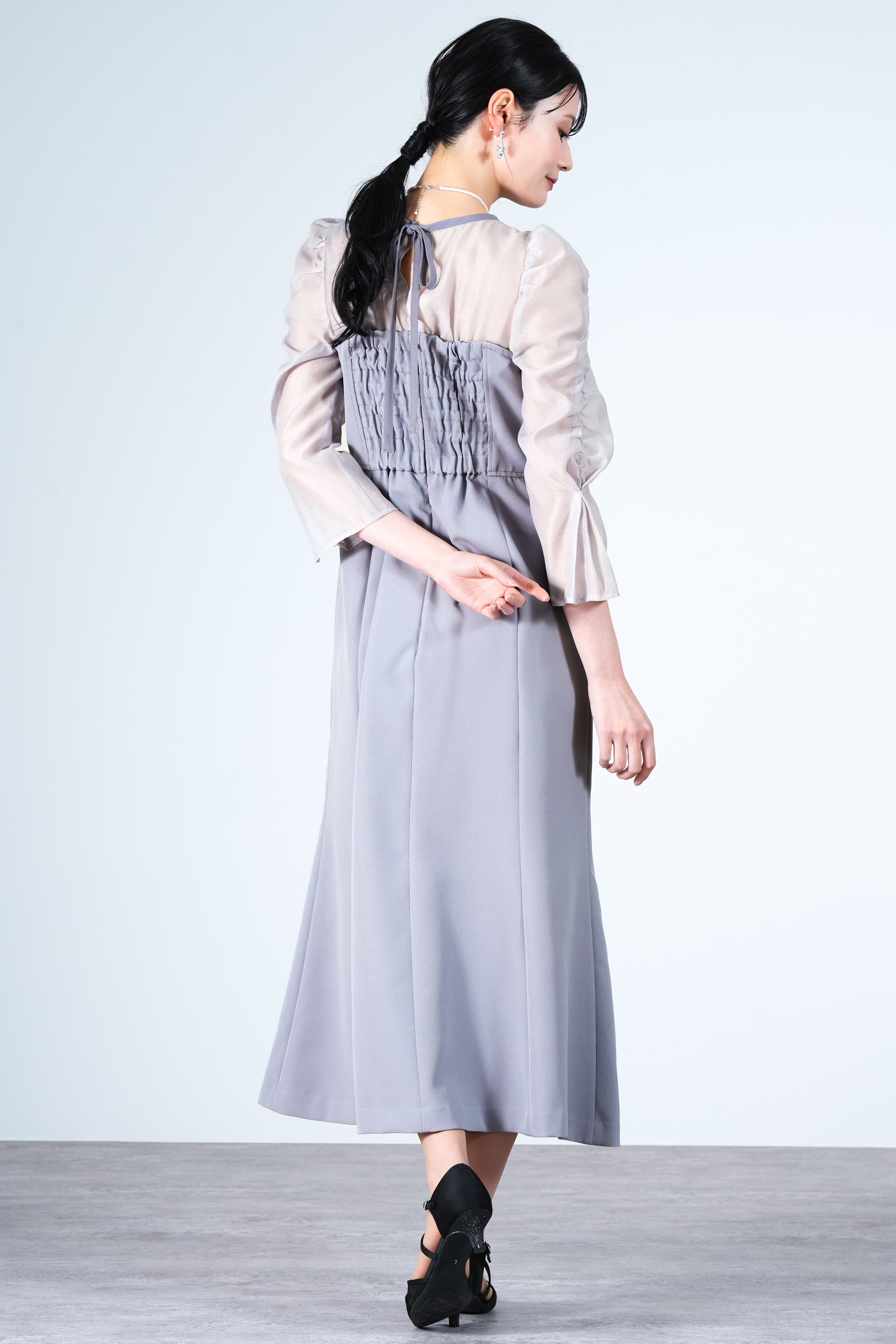 Rirandture シアー袖ビスチェドッキングブルードレス (L) をレンタル