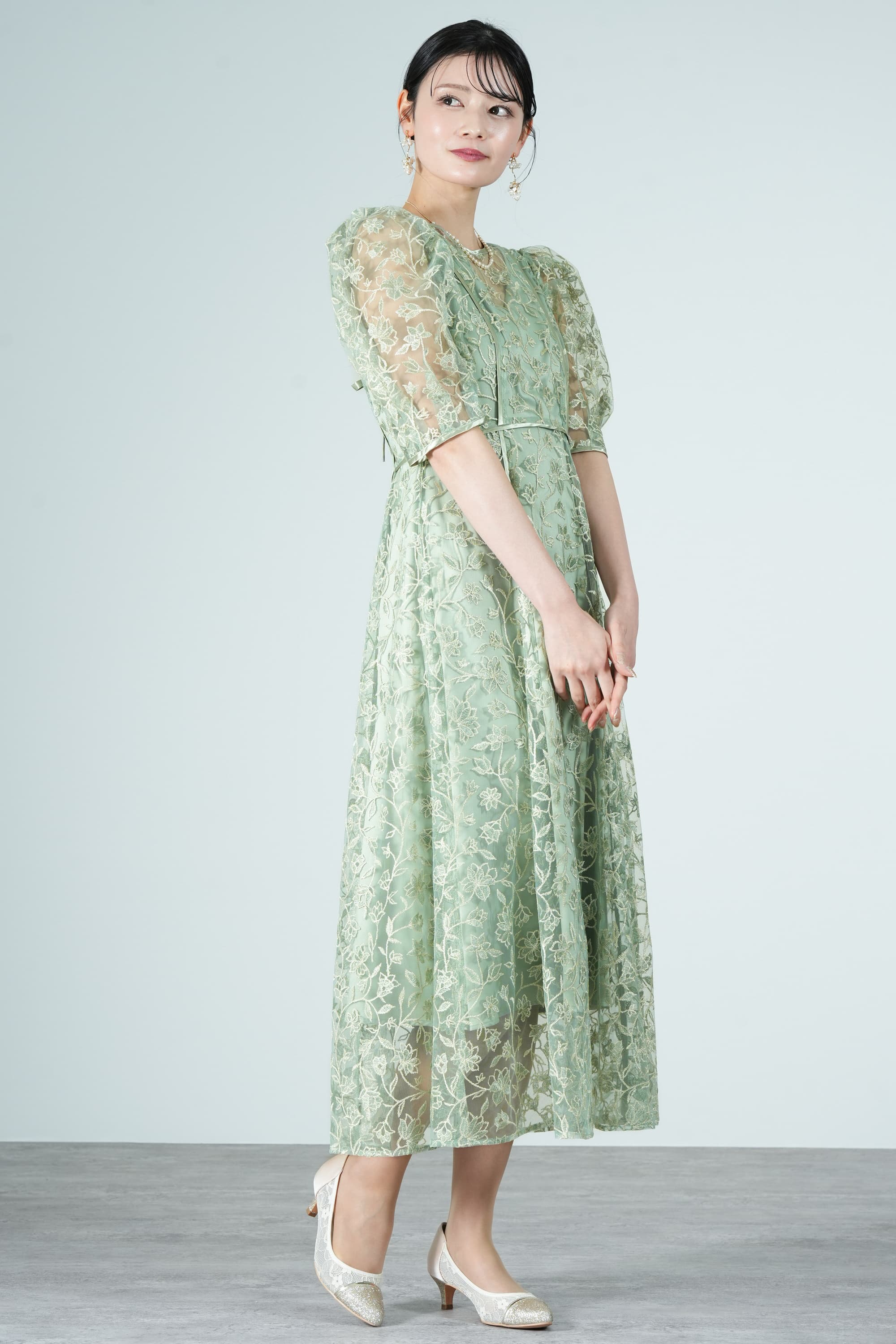 LILY BROWN フラワーラメ刺繍ミントドレス (M) をレンタル - 結婚式