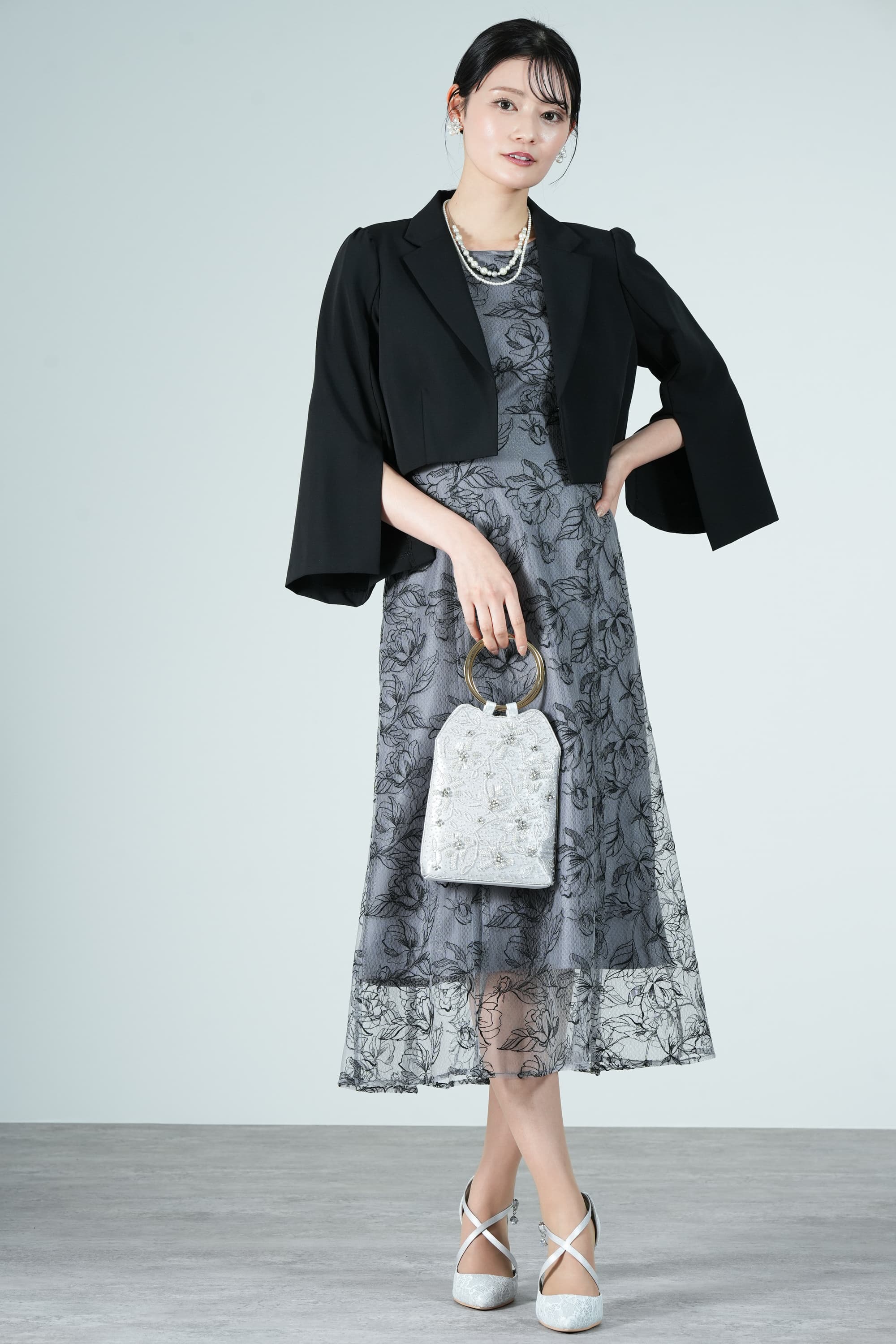 ローズモチーフ刺繍グレードレス