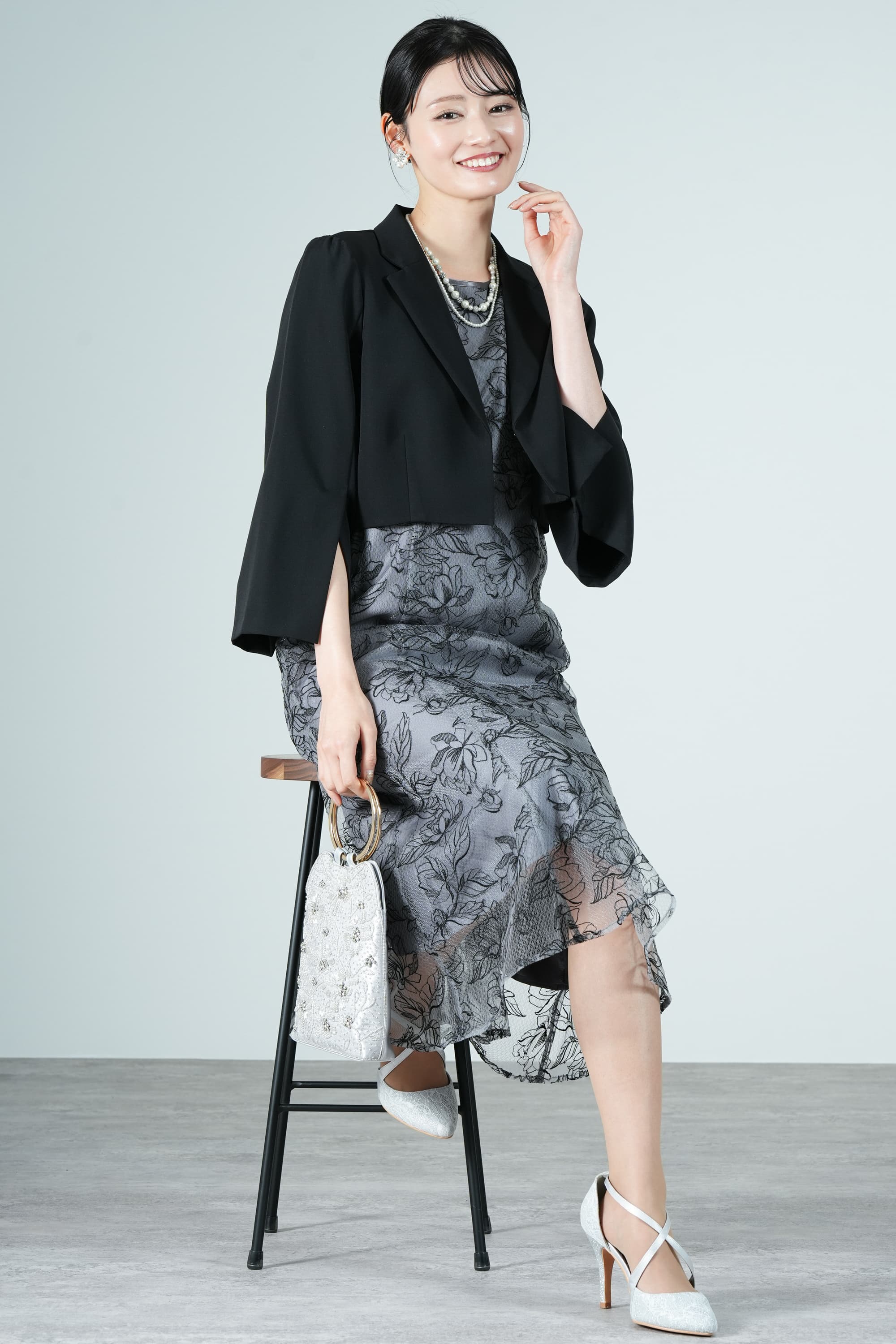 ローズモチーフ刺繍グレードレス