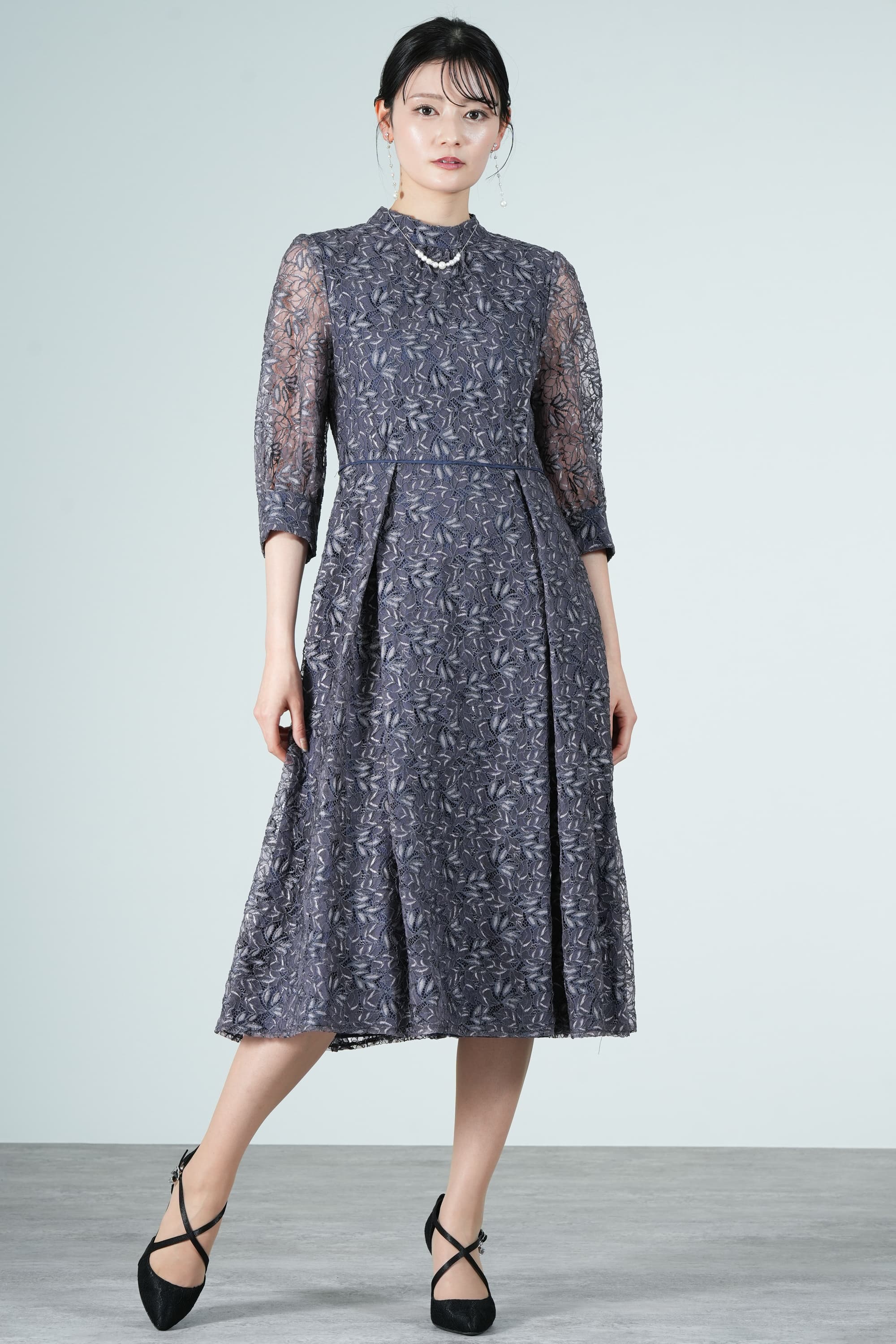 ボタニカル柄総レースダスティーネイビードレス