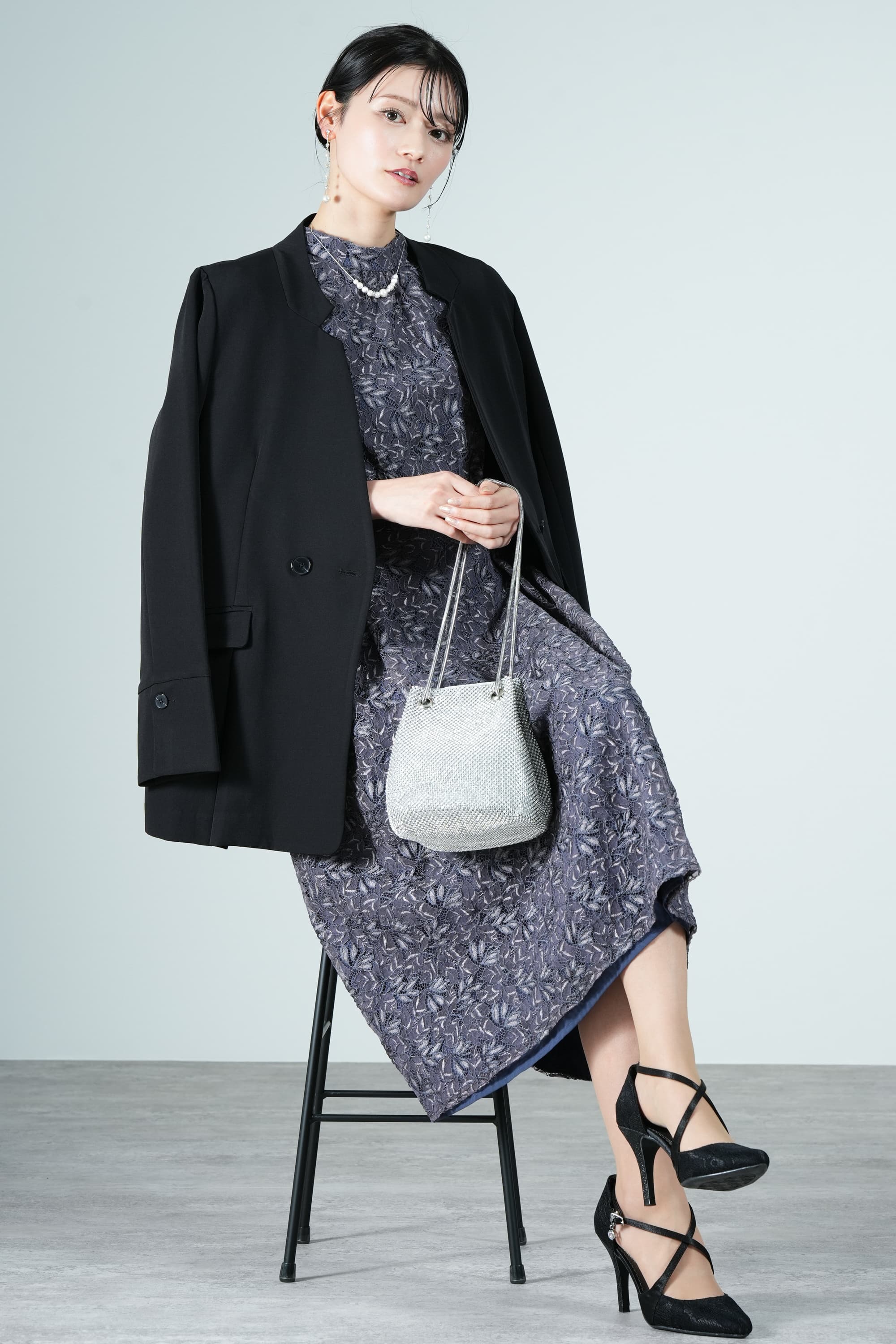 ボタニカル柄総レースダスティーネイビードレス