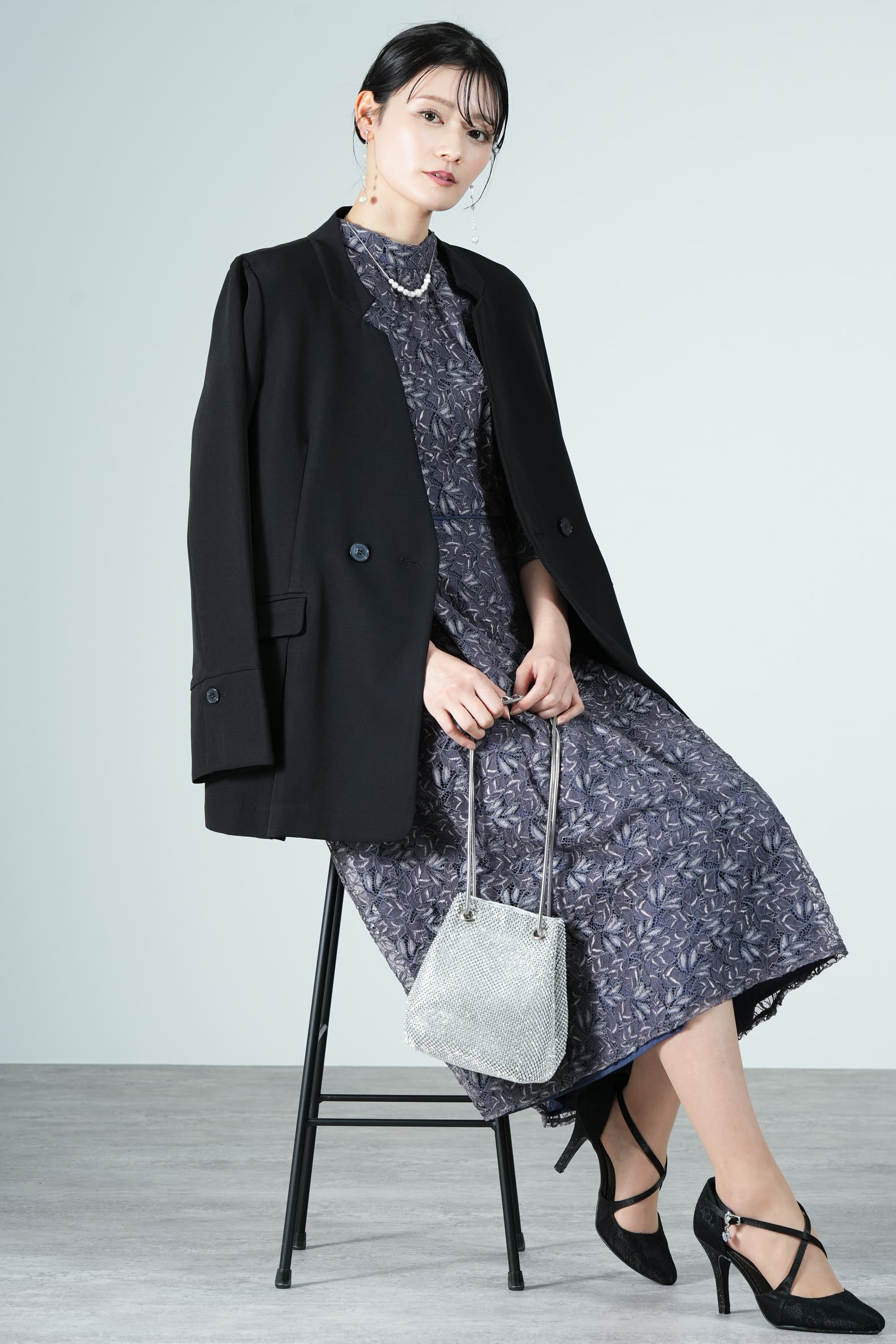 ボタニカル柄総レースダスティーネイビードレス