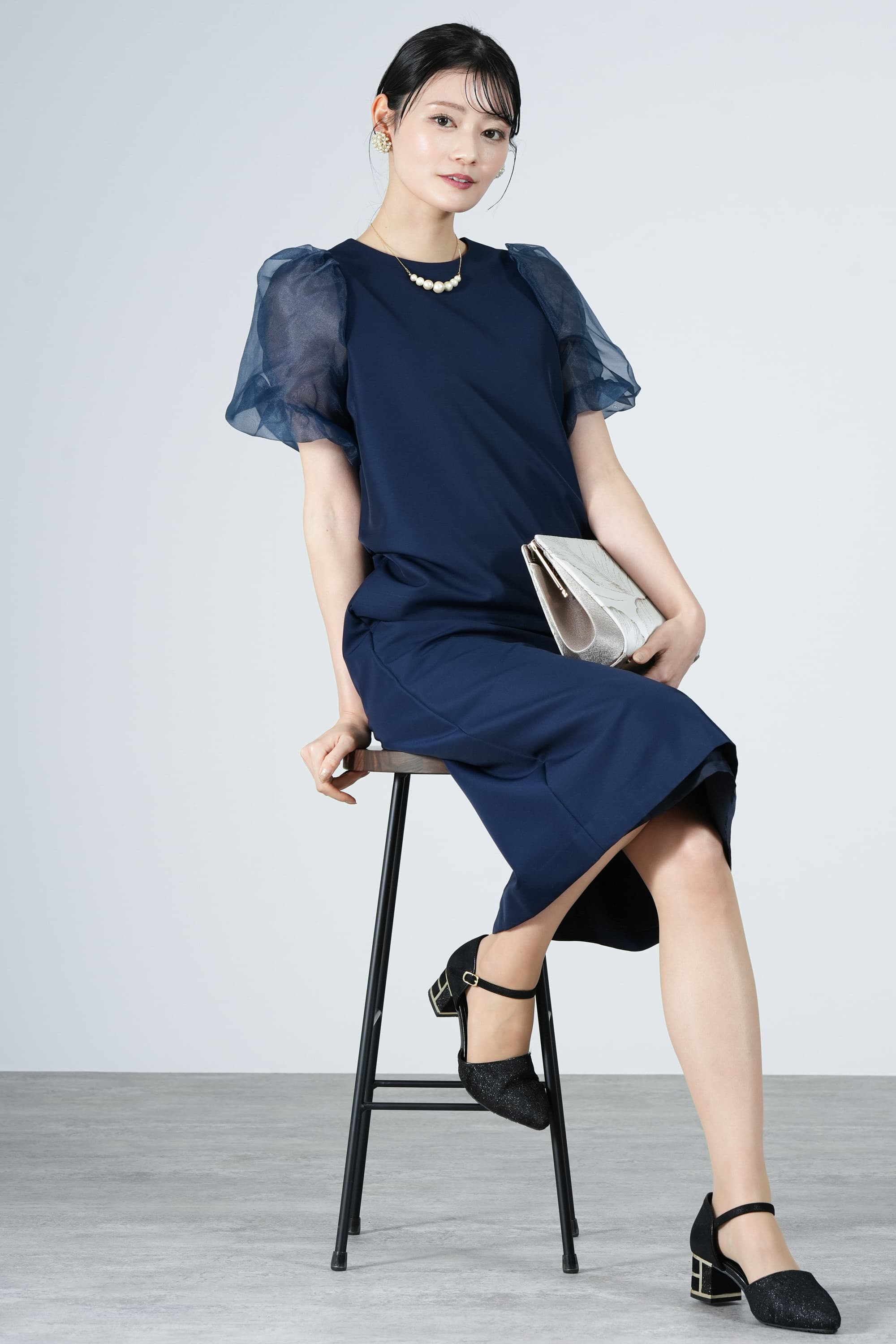 バルーンスリーブ上品ネイビードレス