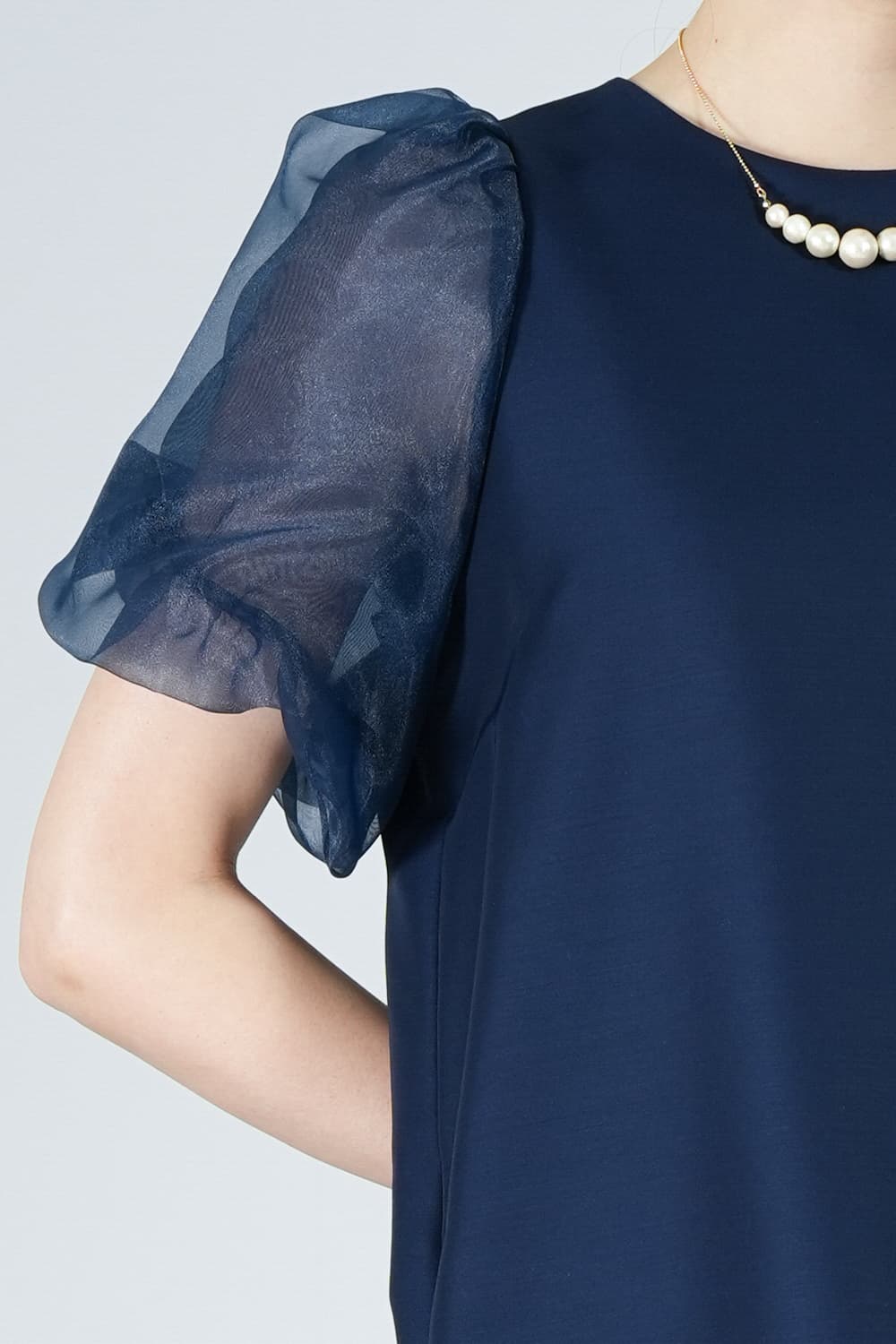 バルーンスリーブ上品ネイビードレス