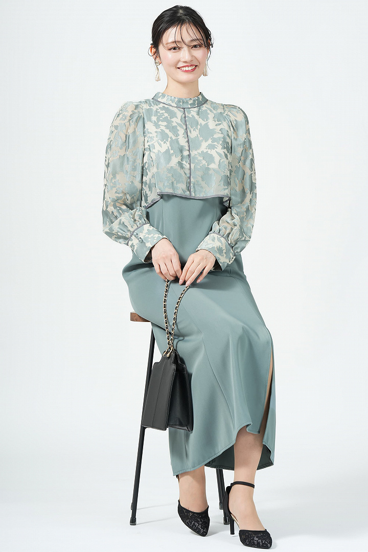シアーブラウス×ブルーグリーンドレス