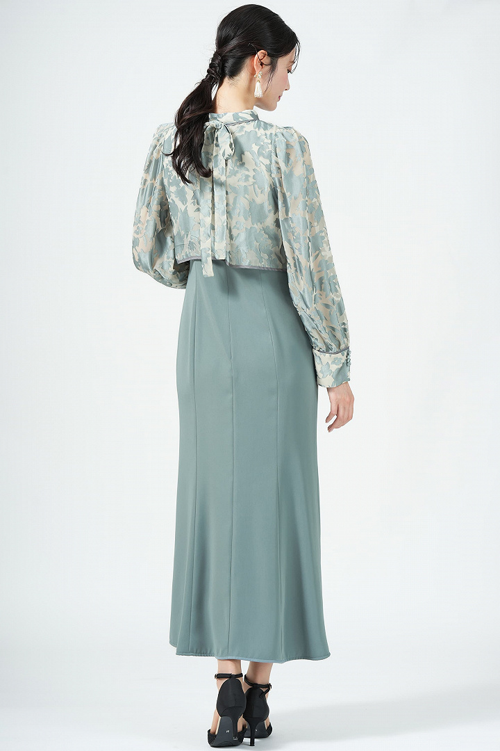 シアーブラウス×ブルーグリーンドレス