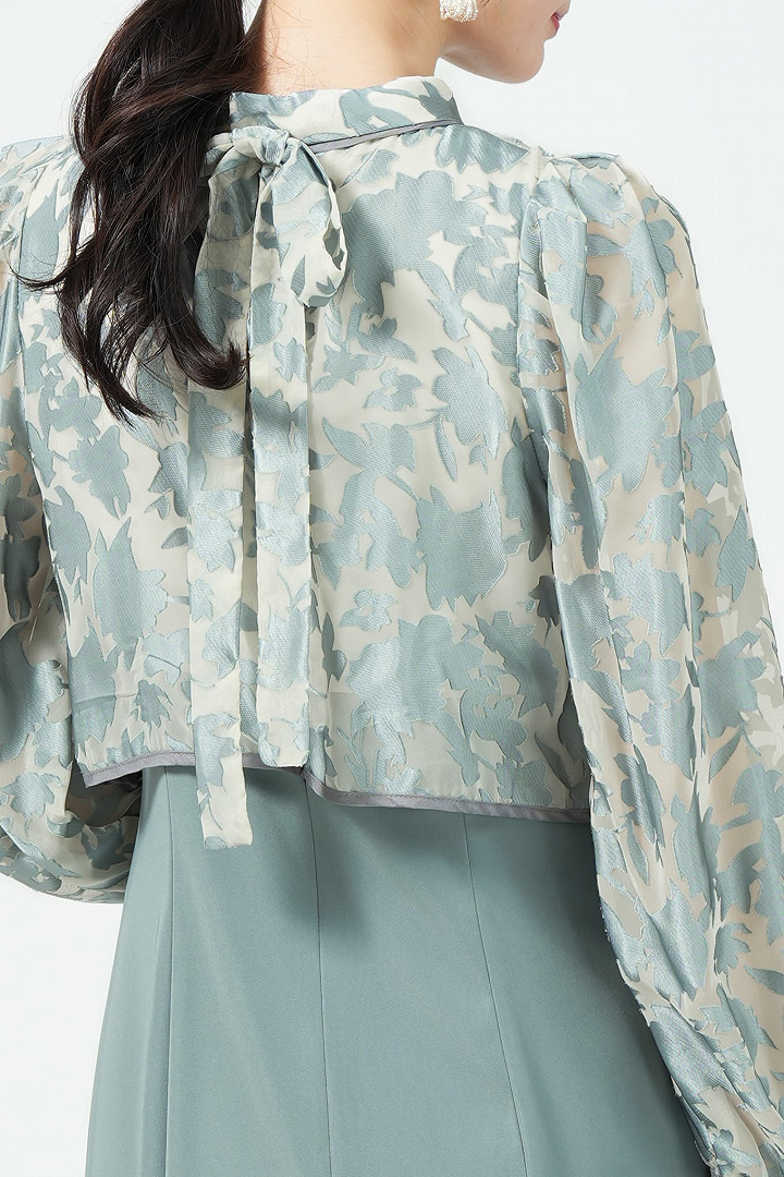 シアーブラウス×ブルーグリーンドレス