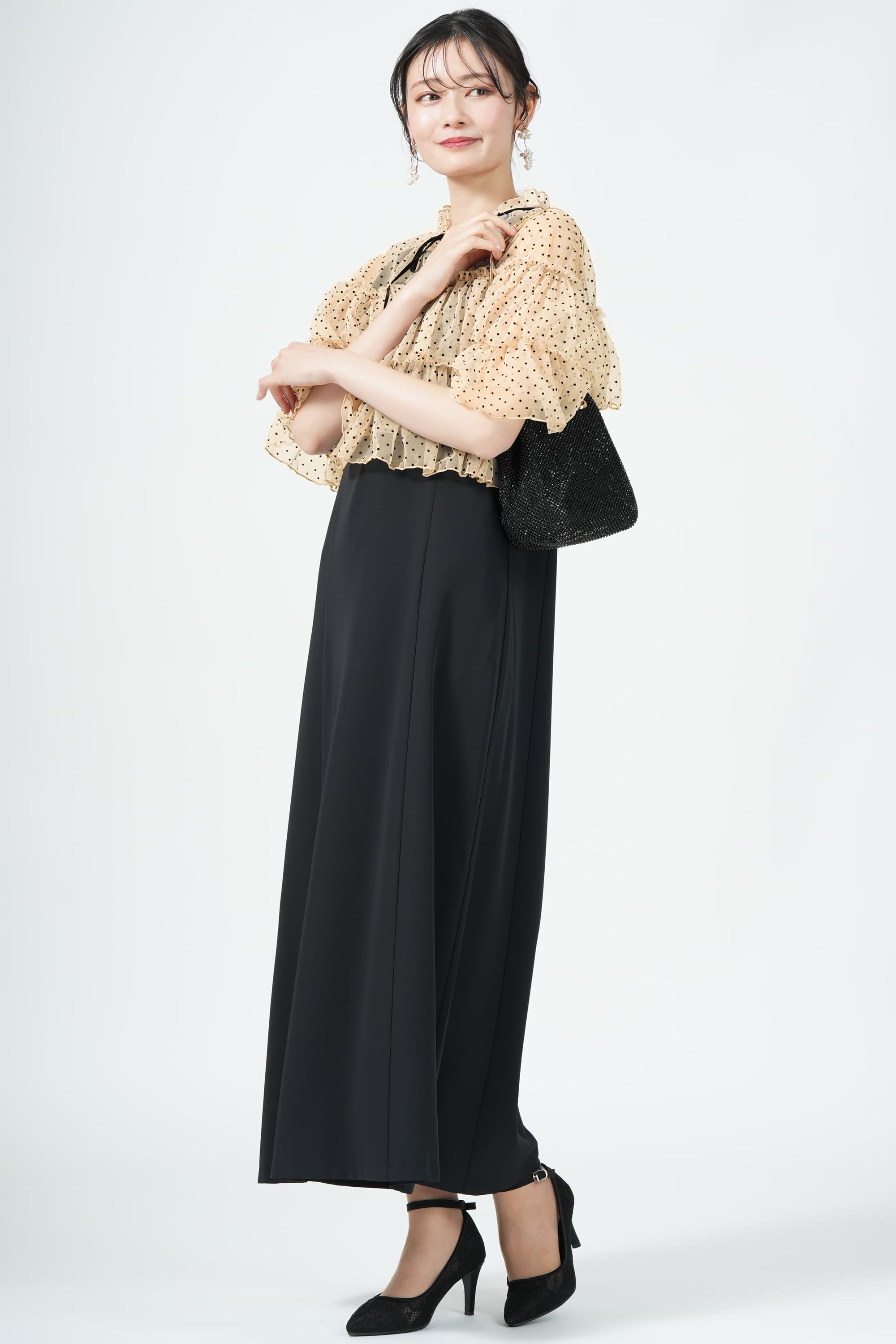 フロッキードット柄チュールブラック×ベージュドレス