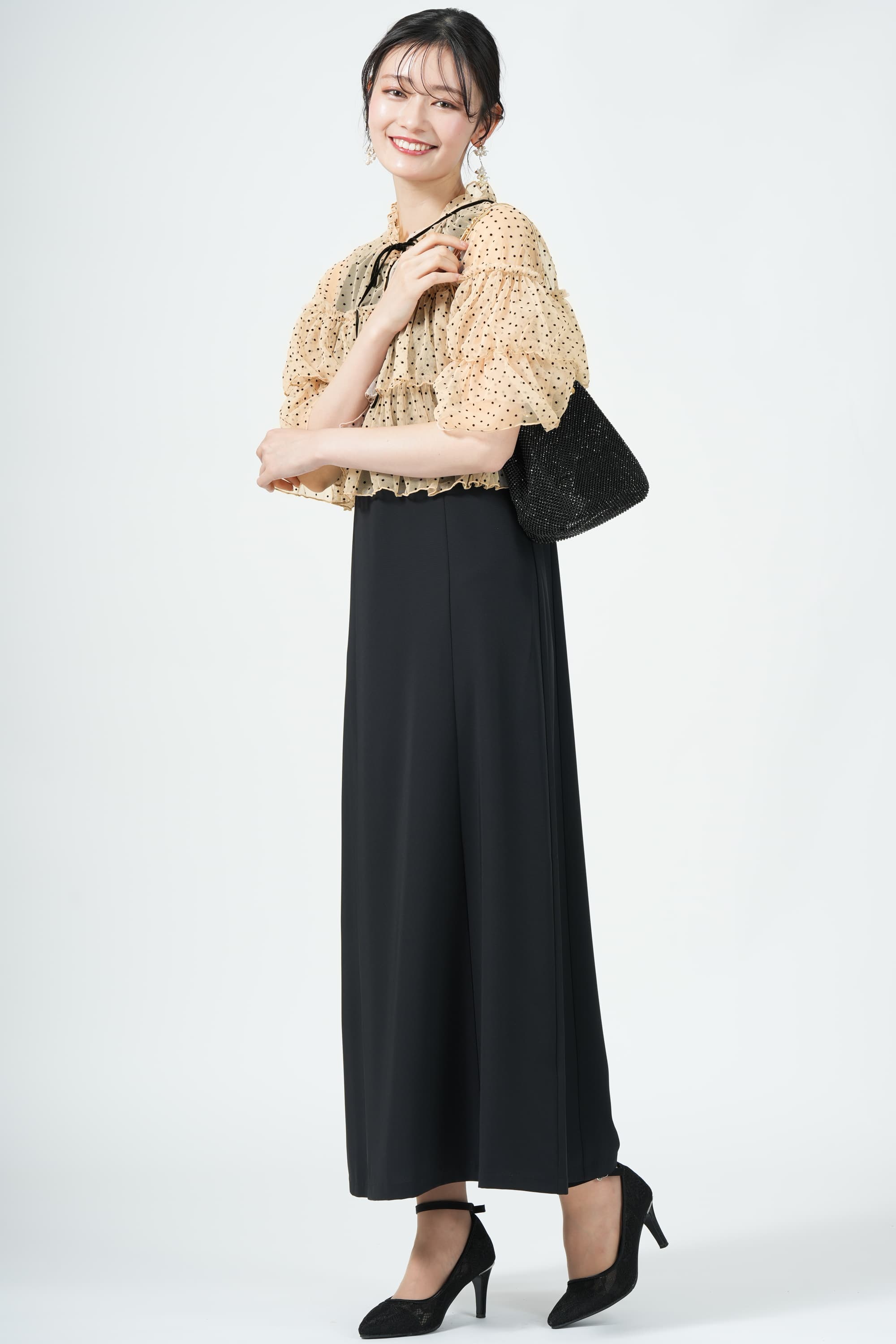 フロッキードット柄チュールブラック×ベージュドレス