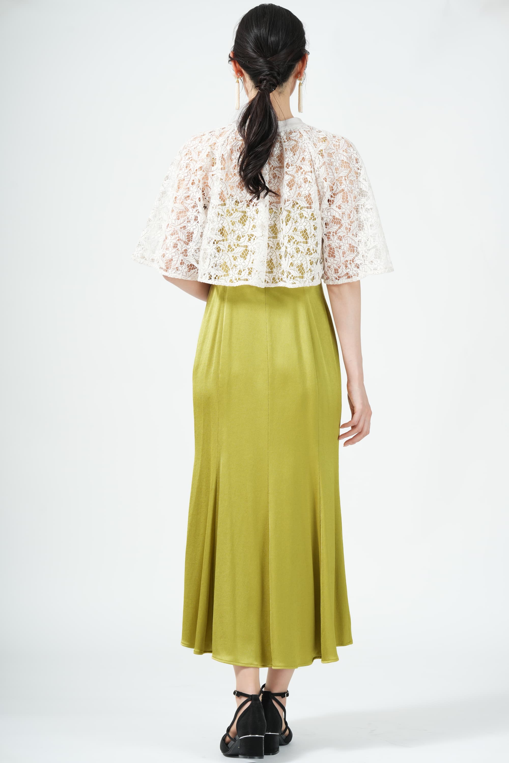 ラッセルフラワーボレロ付きオリーブドレス