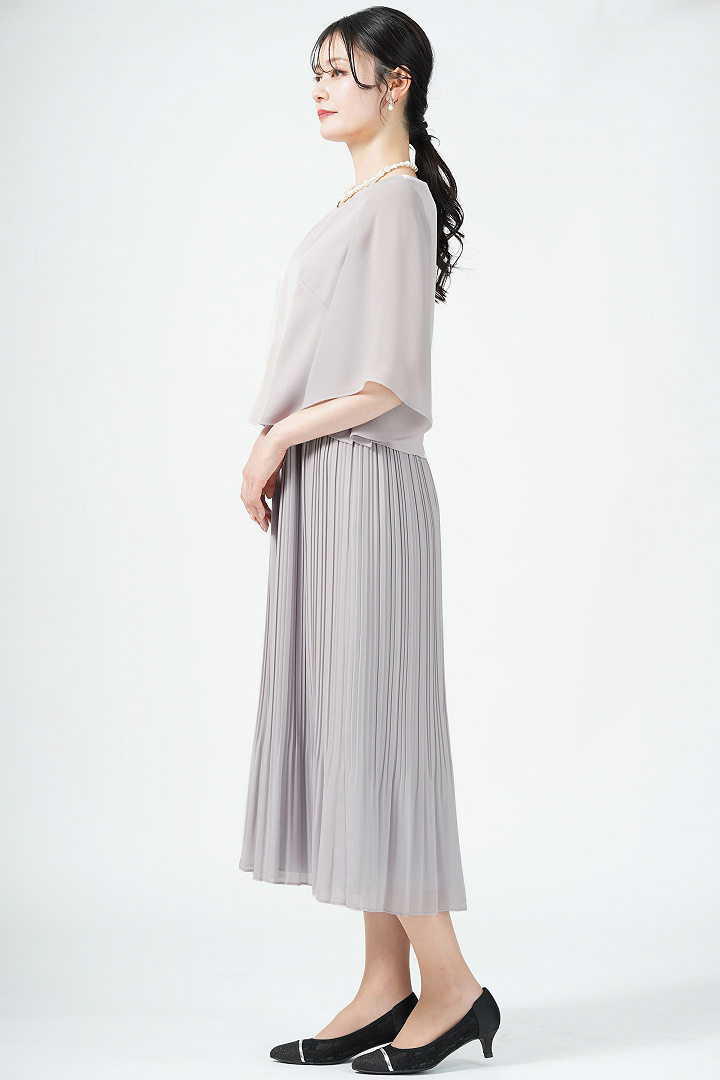 スリット袖エレガントプリーツライトグレードレス