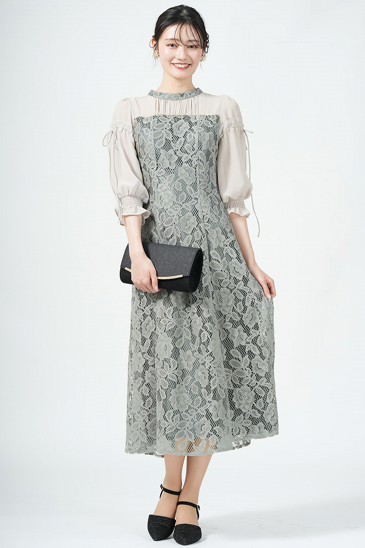 上品レースチャンキーヒールシルバーパンプス