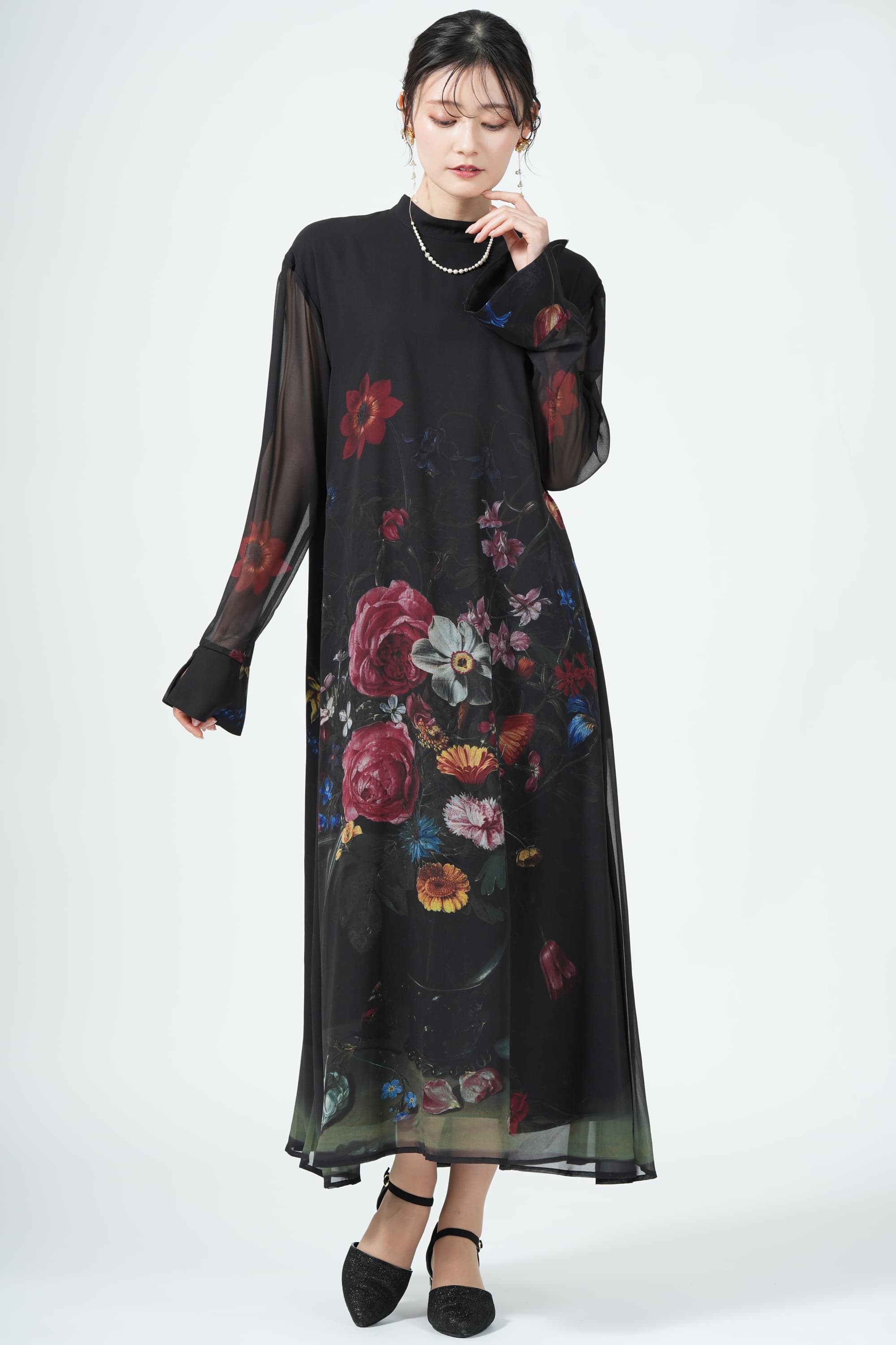 Ameri VINTAGE ブーケ柄ブラックドレス (S) をレンタル - 結婚式 