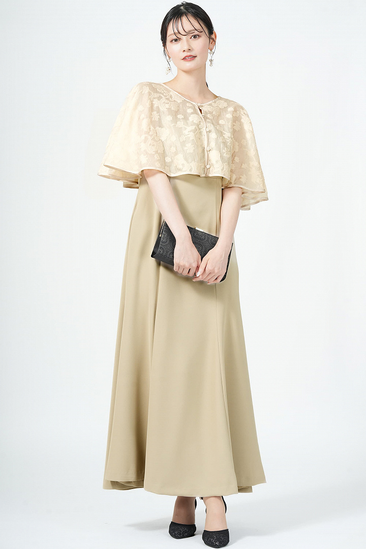 フラワー柄ケープ付きベージュドレス