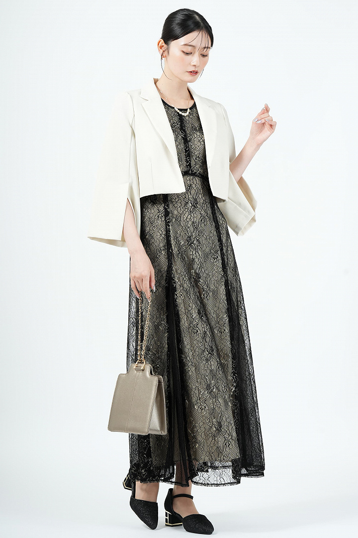 上品レースチャンキーヒールブラックパンプス