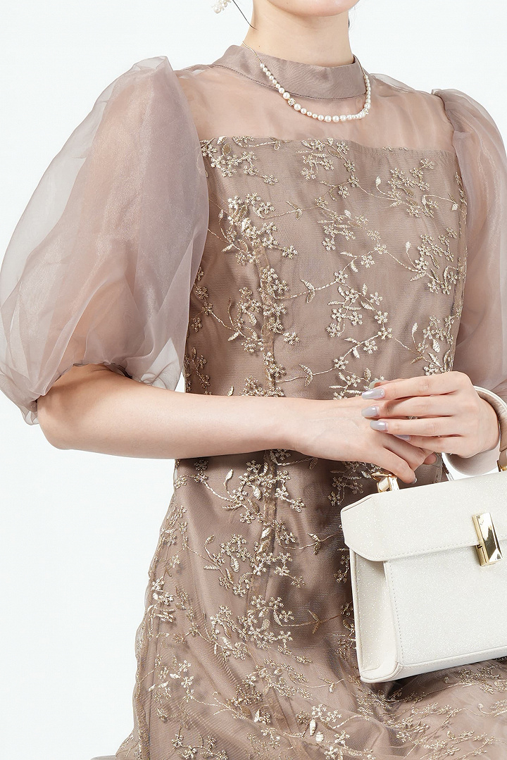 小花柄刺繍モカドレス