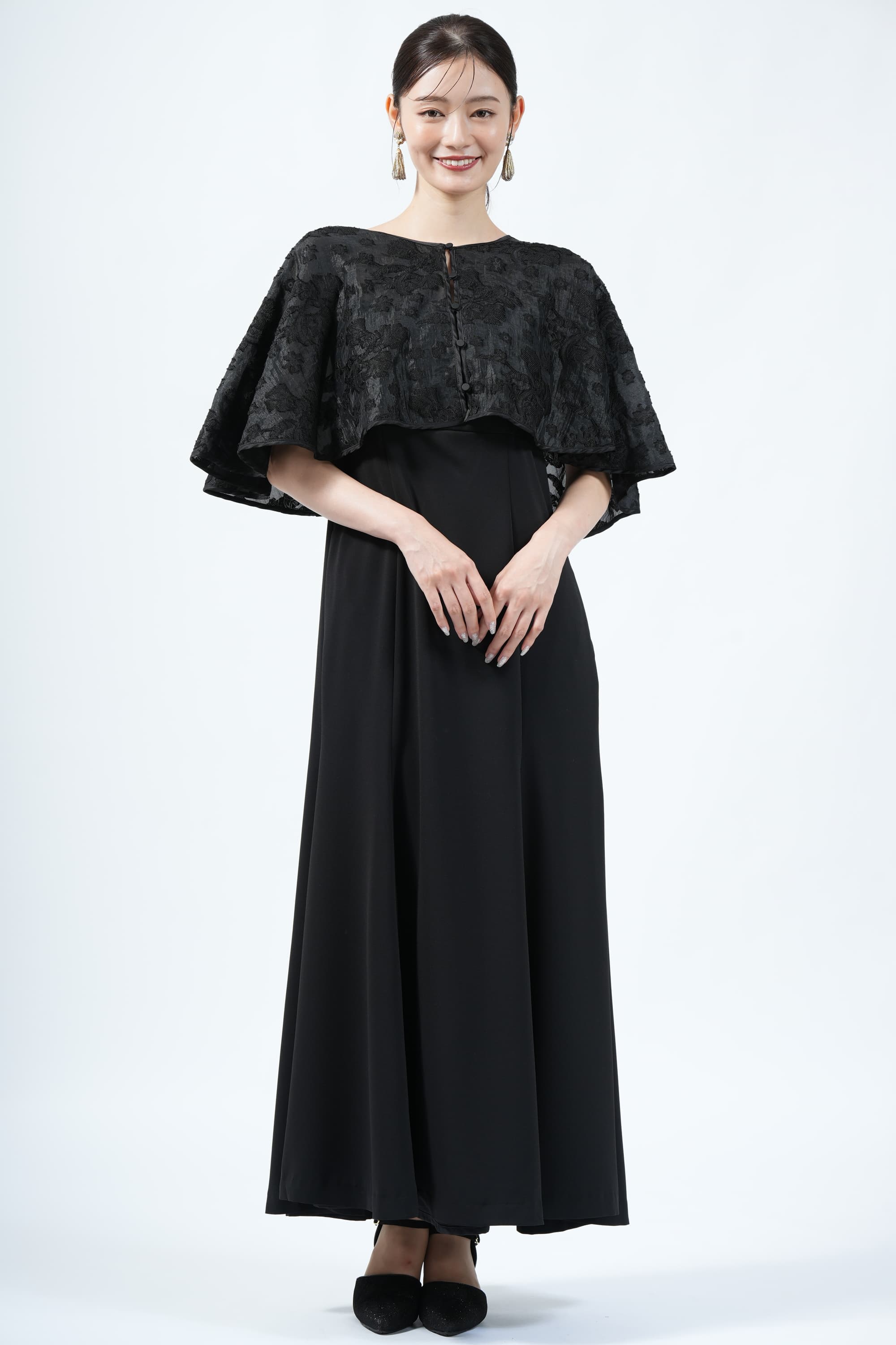 Kastane フラワー柄ケープ付きベージュドレス (S) Kastane フラワー柄ケープ付きベージュドレス (S) をレンタル