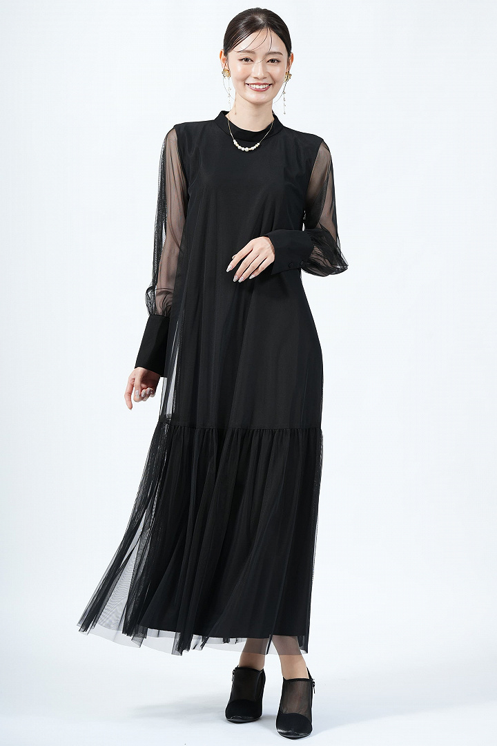 ハイネックチュールブラックドレス