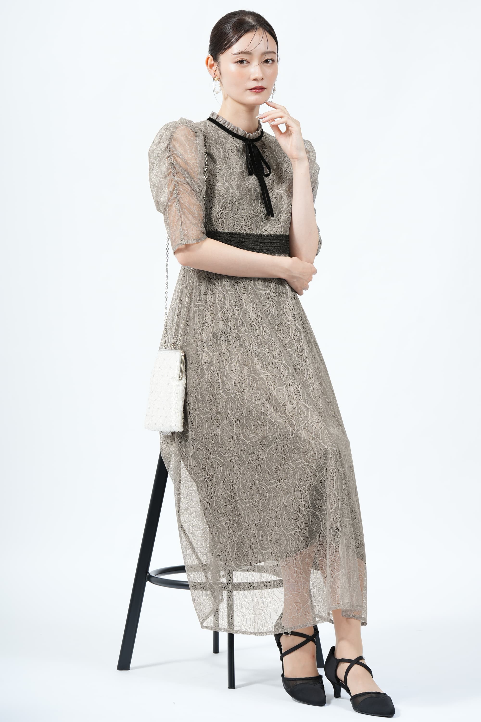 LEJA ベロアネックリボン総レースグレードレス (S) をレンタル - 結婚