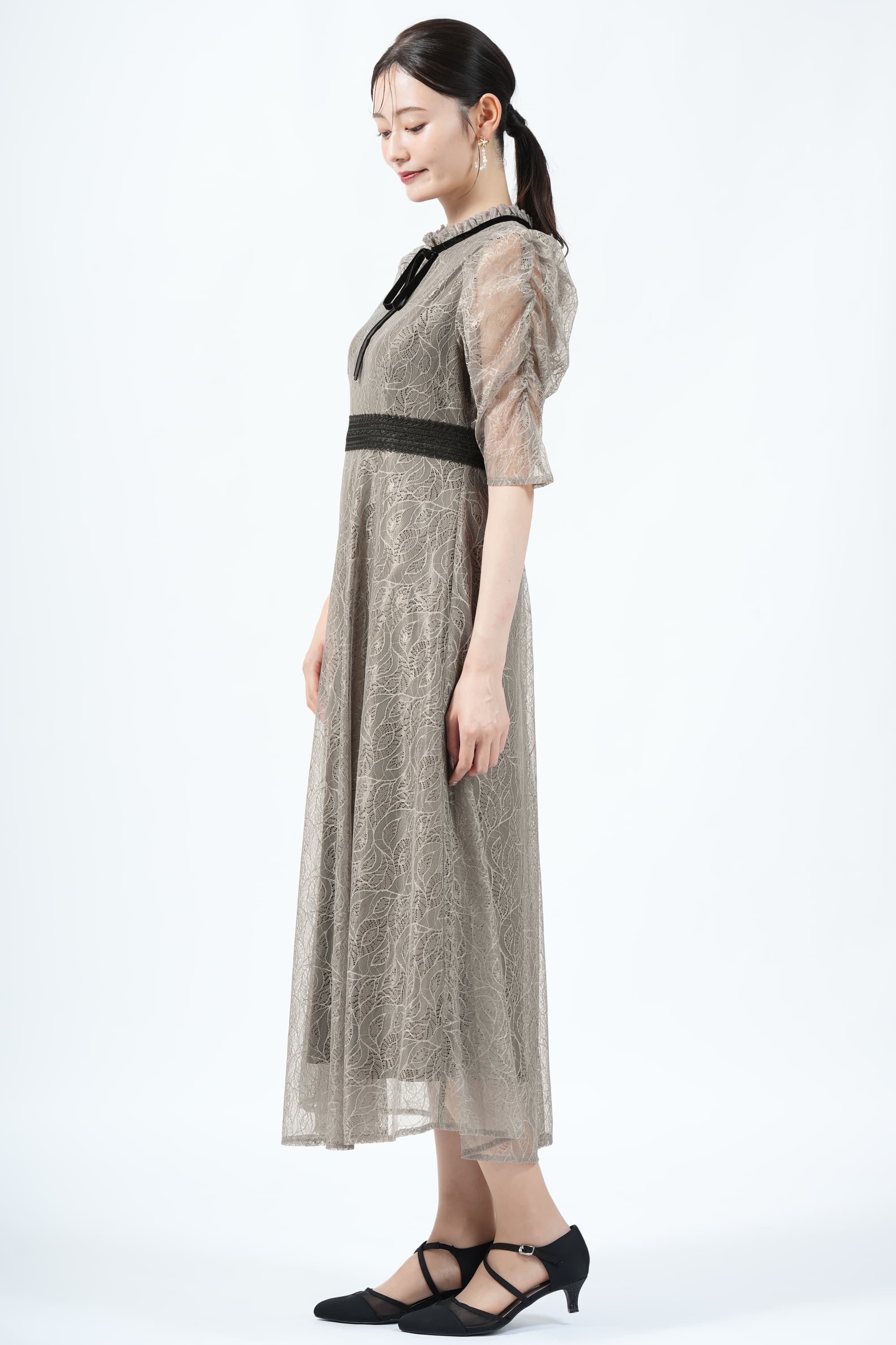 LEJA ベロアネックリボン総レースグレードレス (M) をレンタル - 結婚