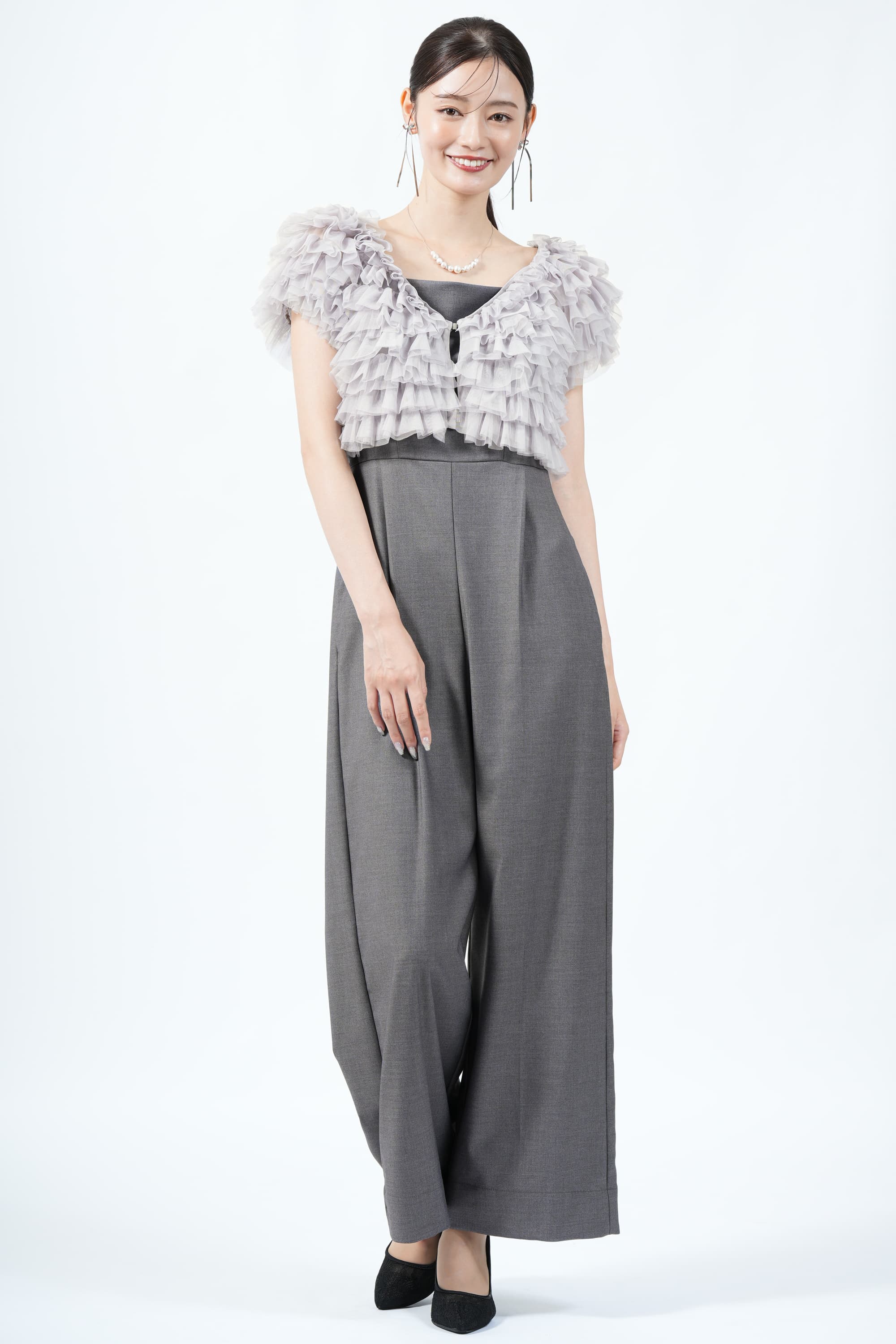 チュール素材 グレー パンツオールインワン Mサイズ SNIDEL 配色チュールボレロ付きグレーパンツドレス (M) をレンタル