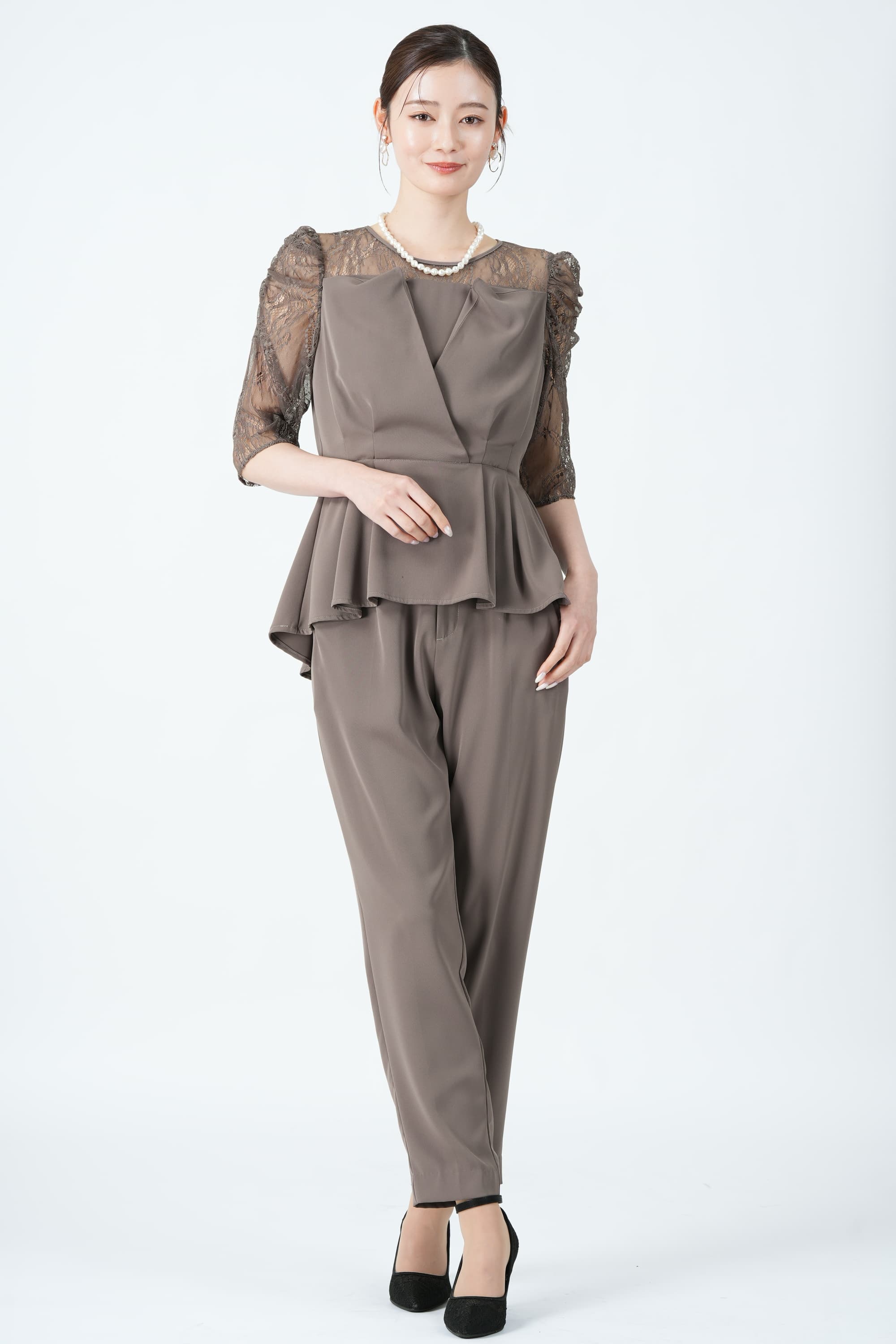 Callarus 花柄レース×ペプラムモカパンツドレス (LL) をレンタル