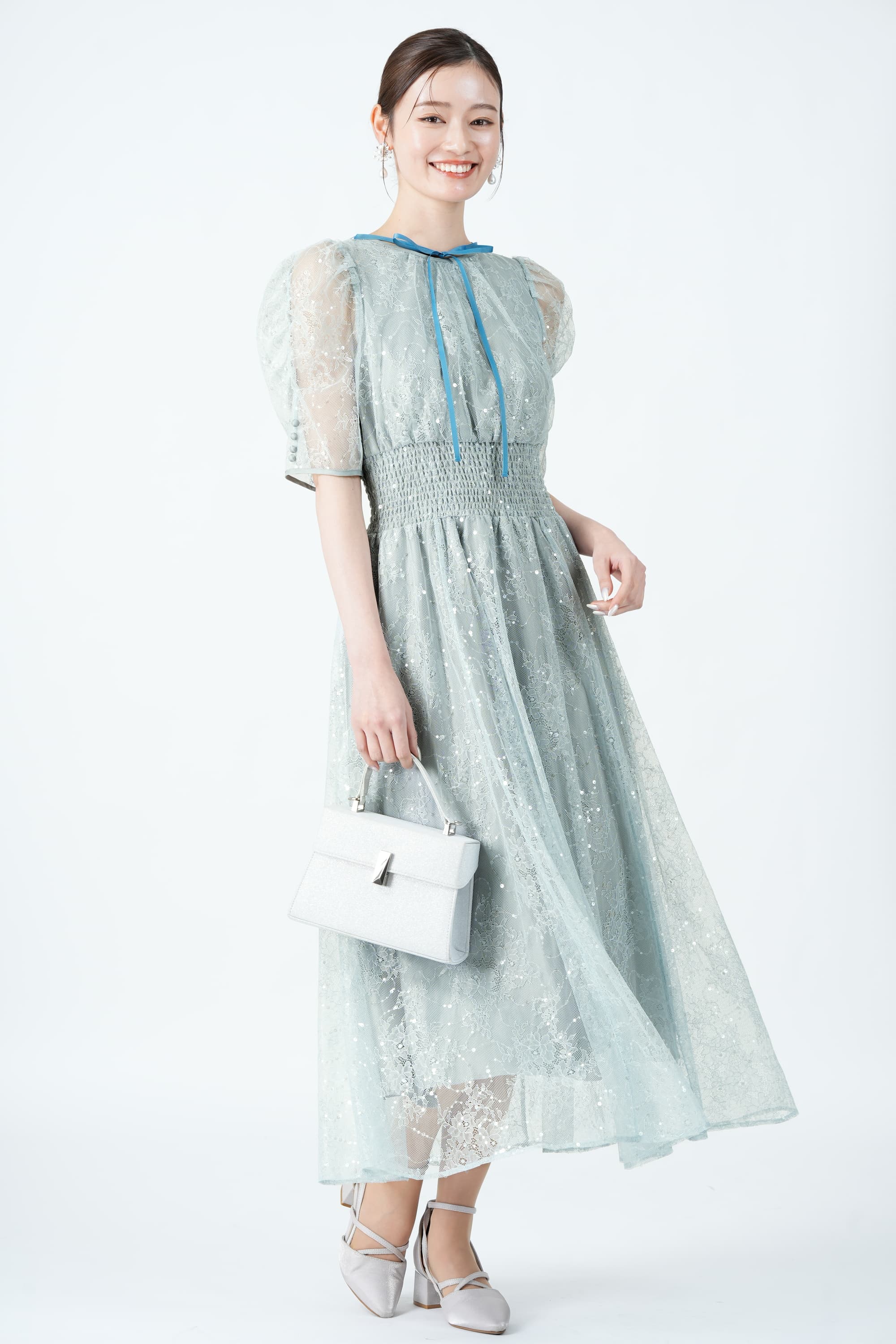 スクエア型ラメシルバーバッグ