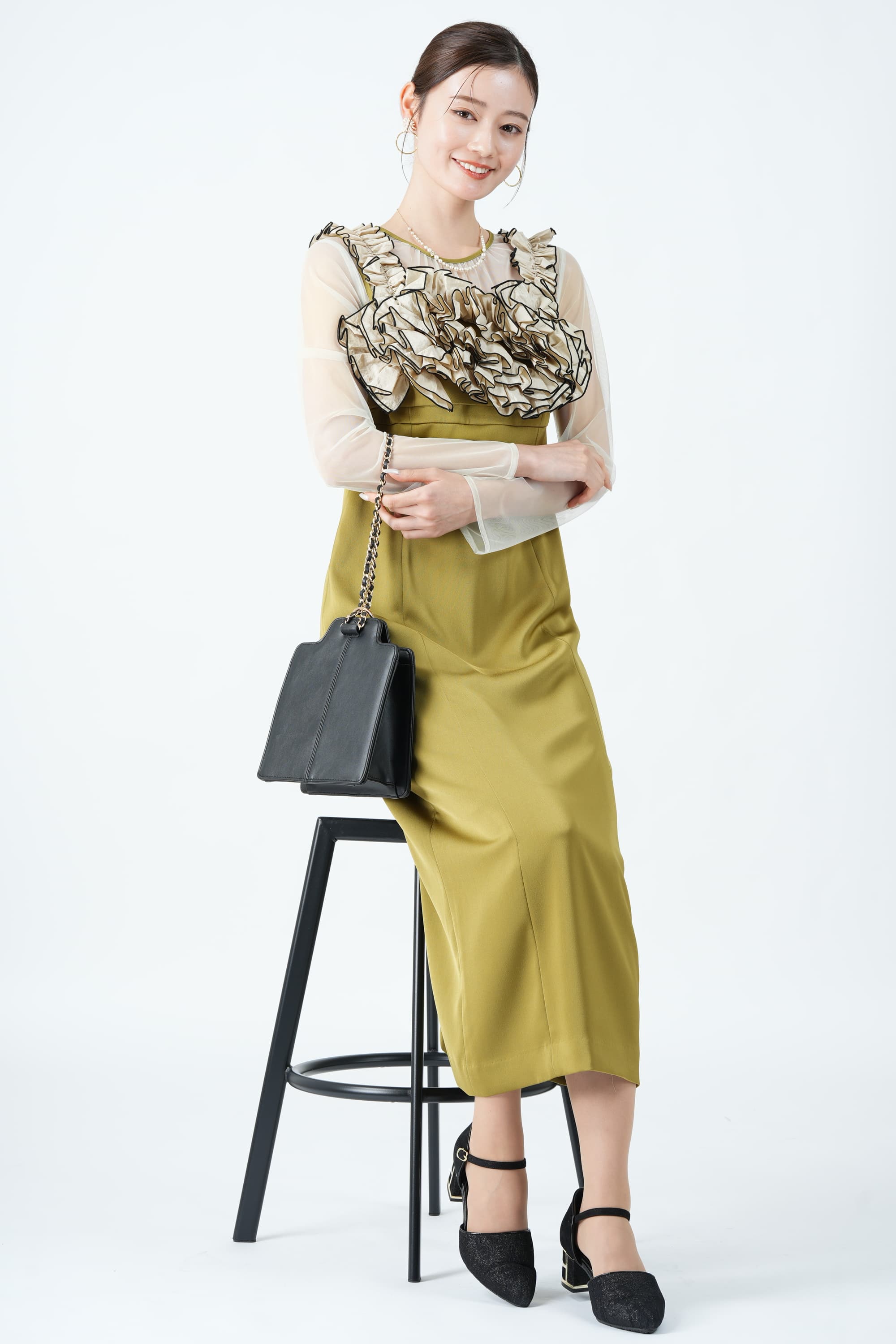 LILY BROWN フラワービスチェオリーブドレス (S) をレンタル - 結婚式