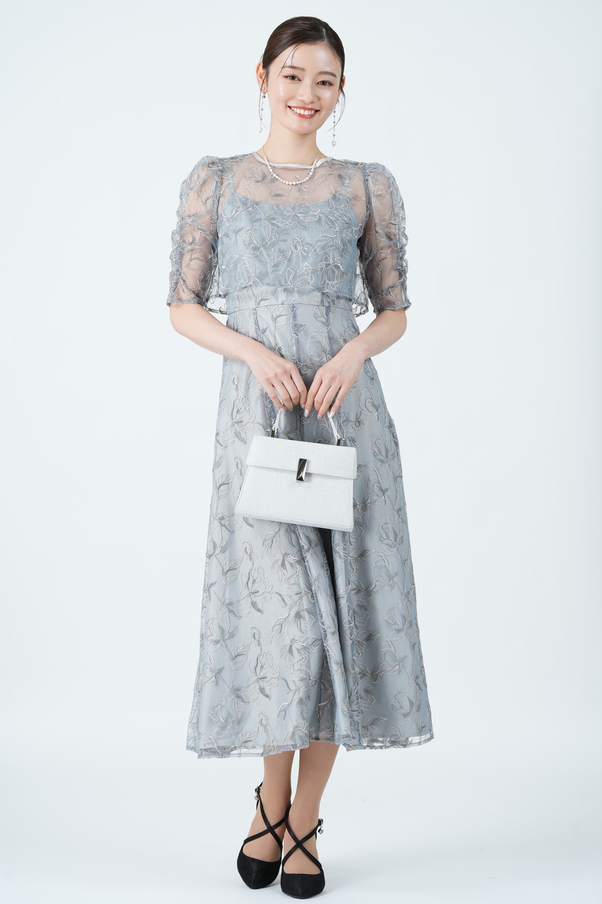 スクエア型ラメシルバーバッグ