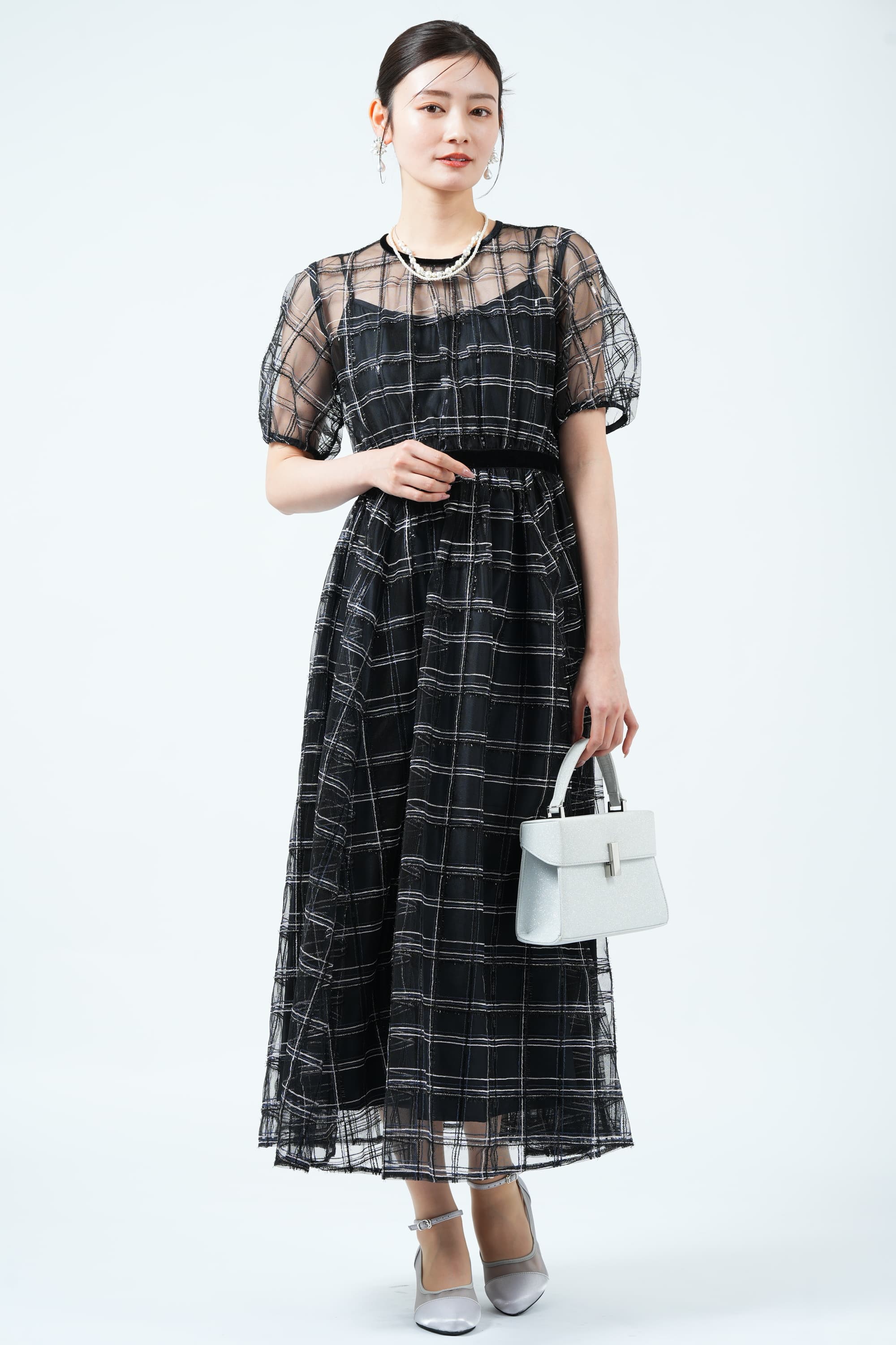 スクエア型ラメシルバーバッグ