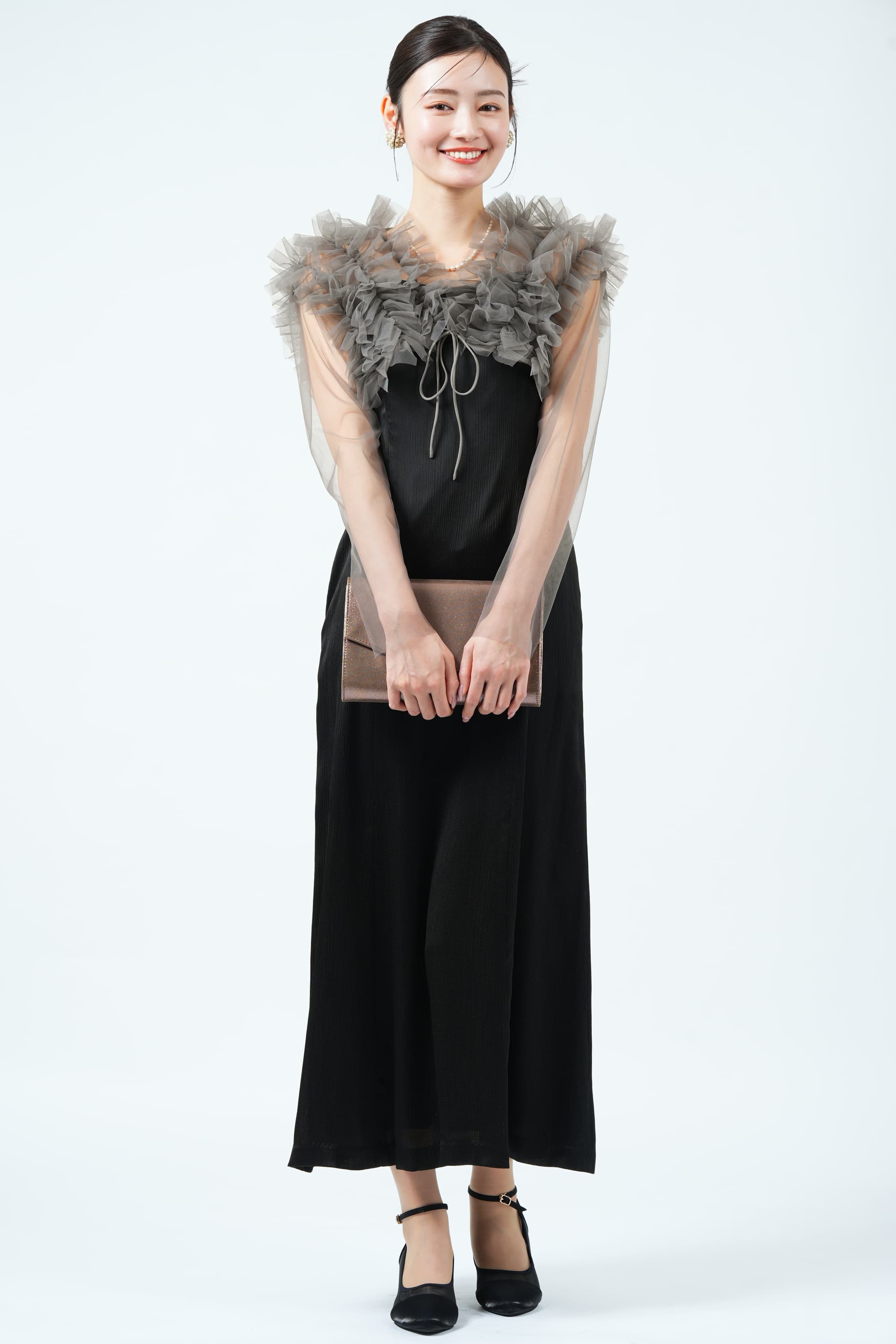 小粒パールボリュームホワイト×ゴールドイヤリング