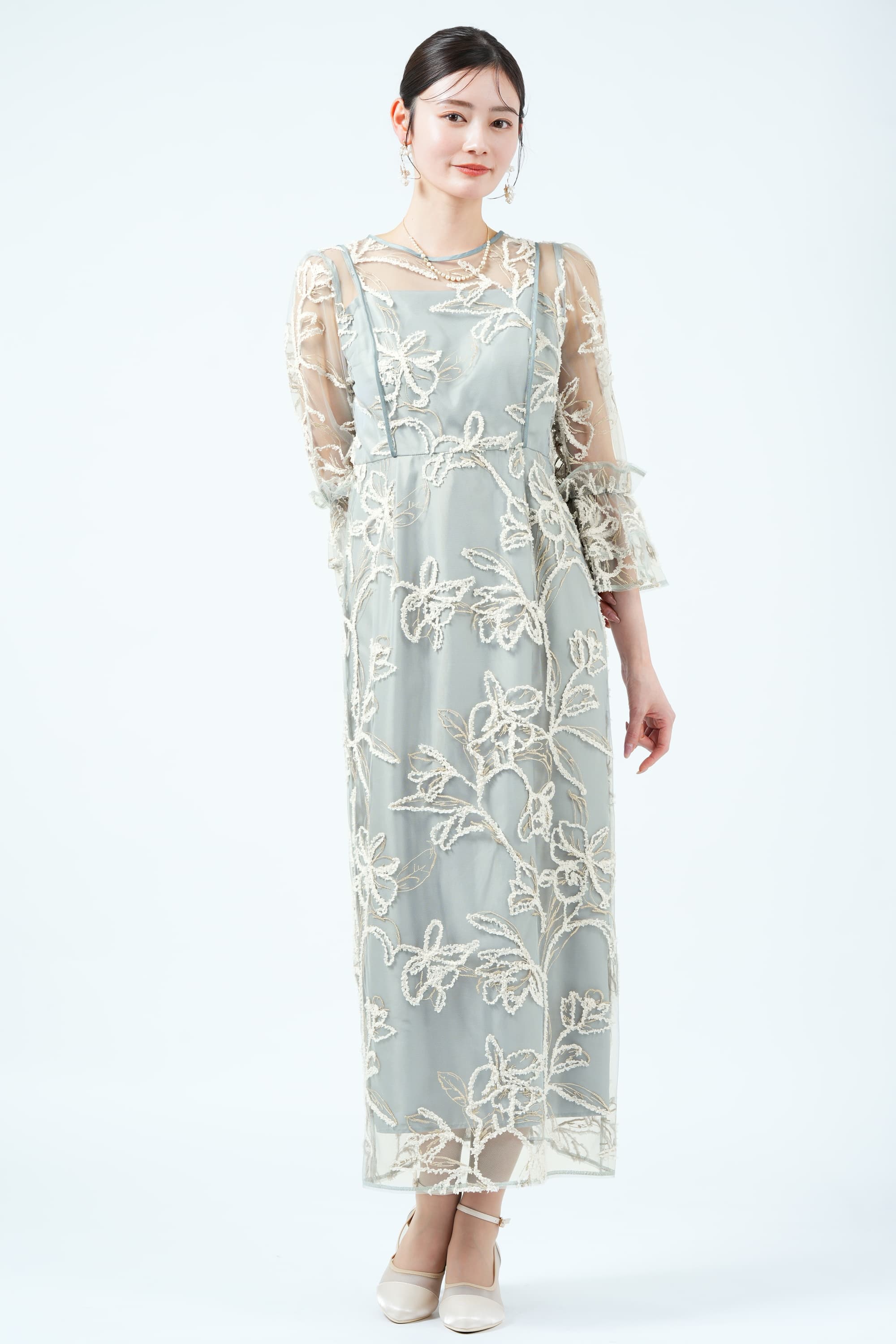 AIMER ファーヤーン刺繍ライトグリーンドレス (M) をレンタル