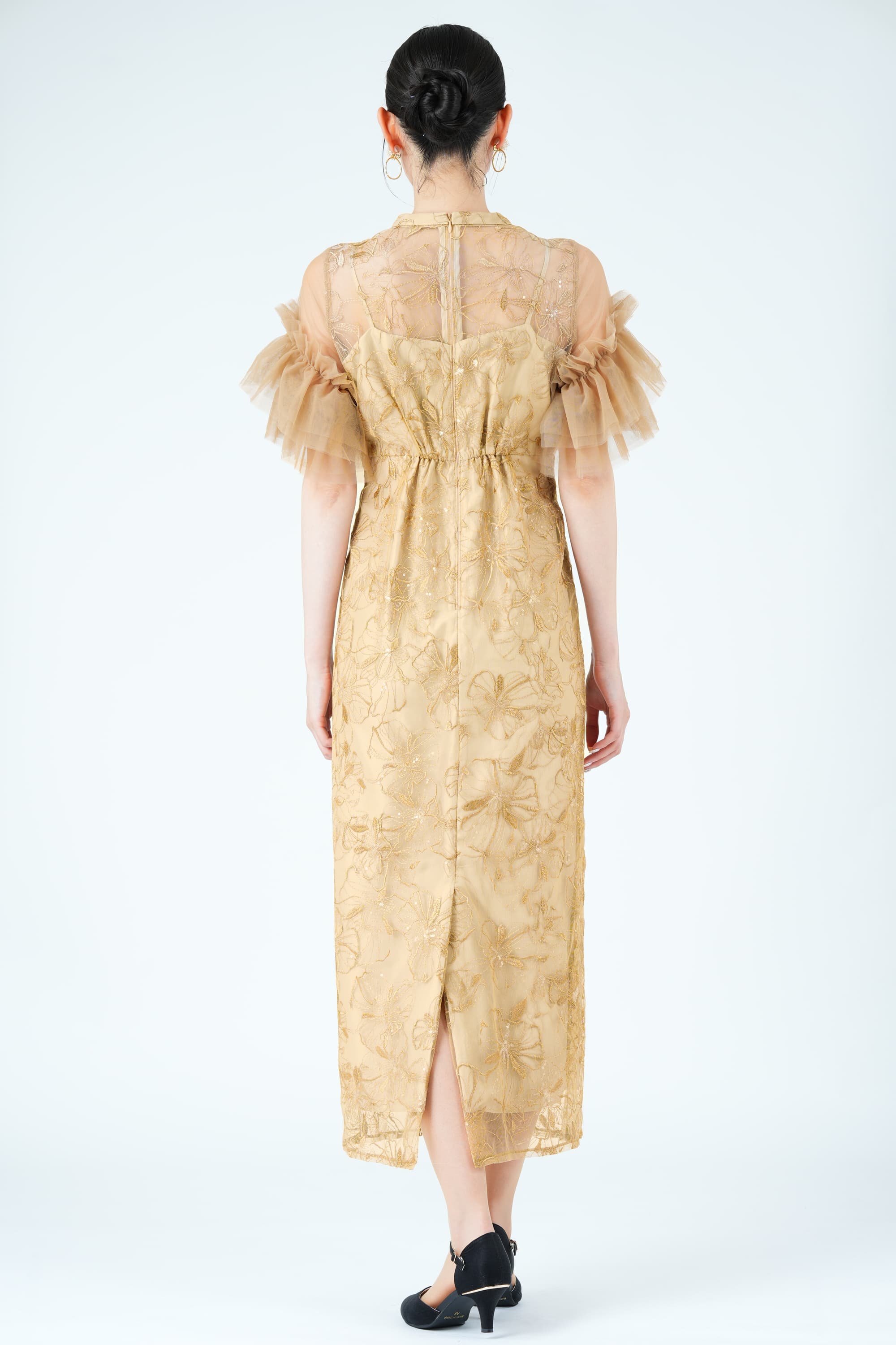 フラワー刺繍スパークルベージュドレス